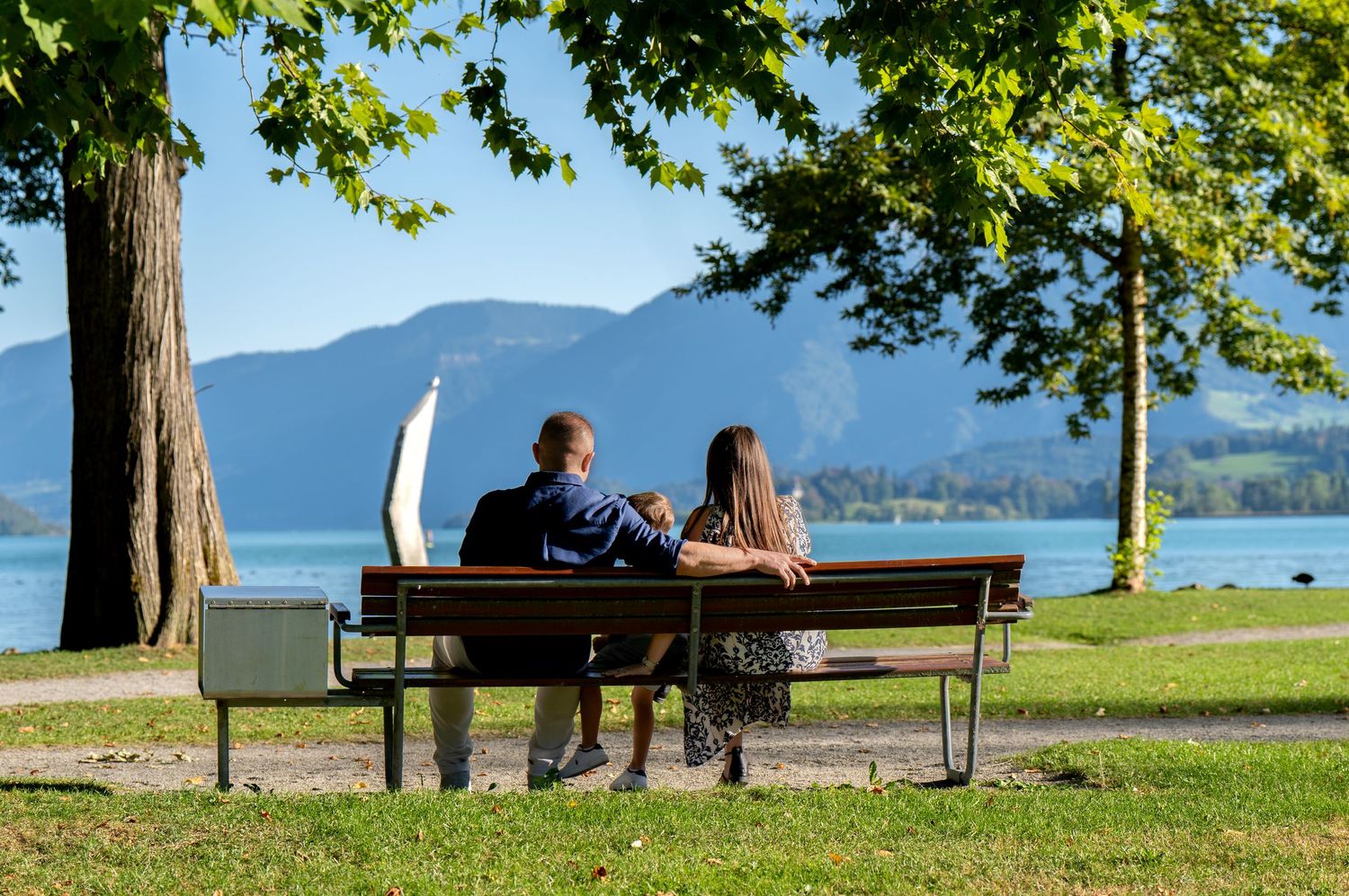 Paar Fotoshooting am See in Zug