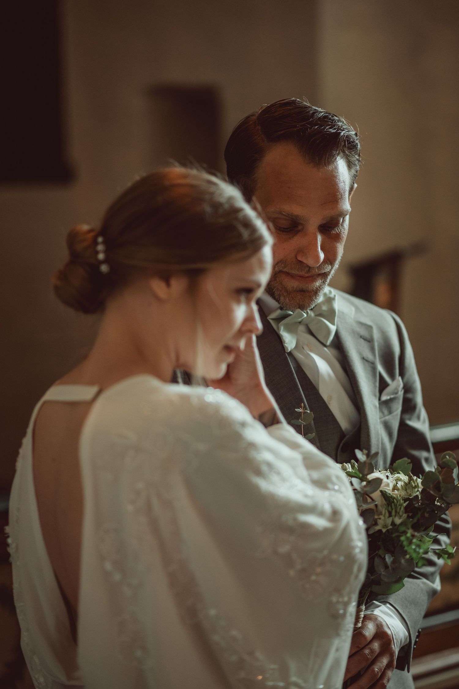 bröllop på underbara gotland, känslor och kärlek i fokus