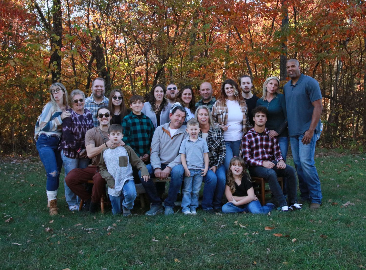 Extended family photoshoot at Brown County State Park, Indiana. Goofy group of people who are authentically themselves.