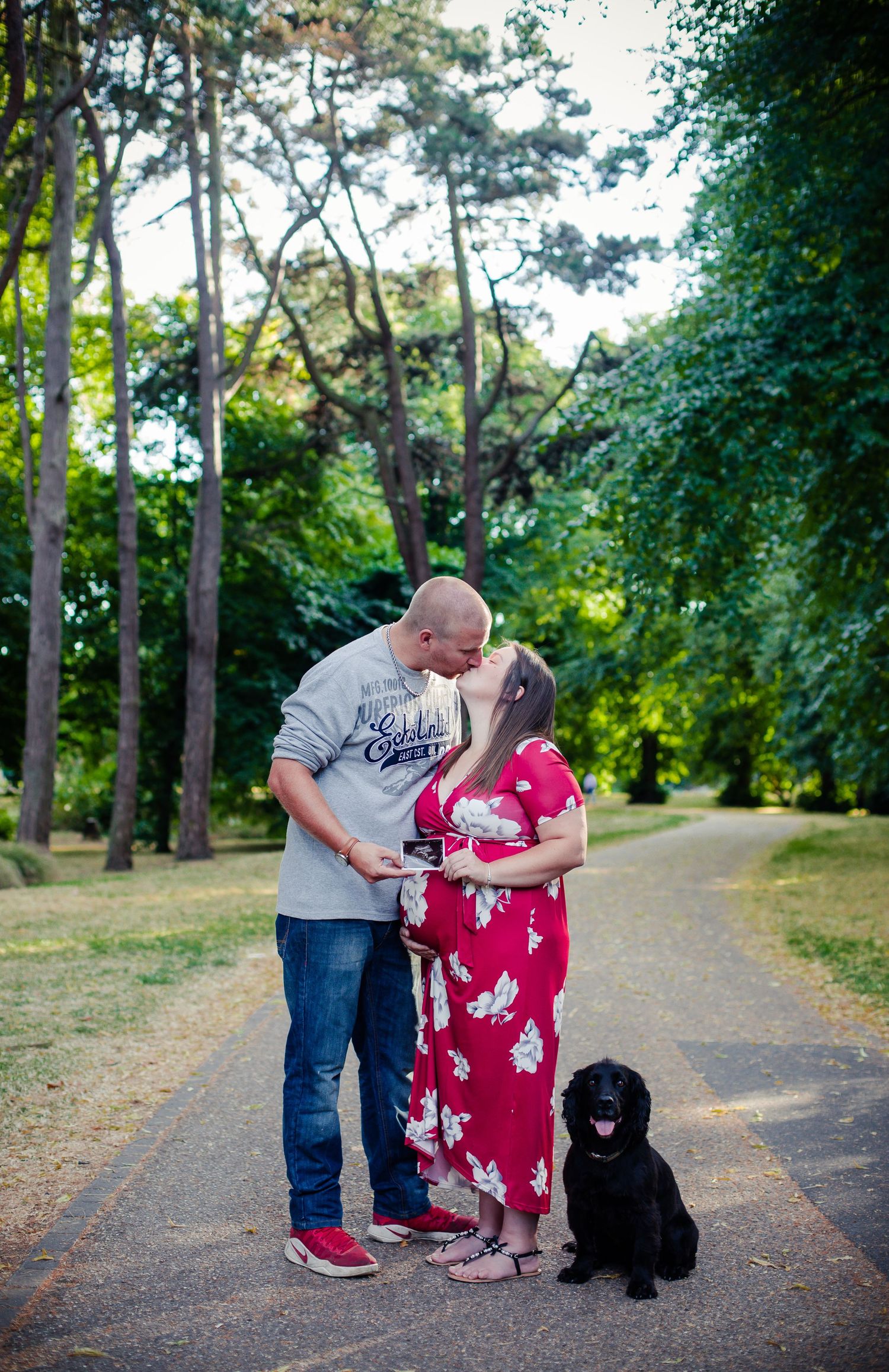 Natural maternity photography session in South Wales capturing glowing mother-to-be by Winter Willow Photography.