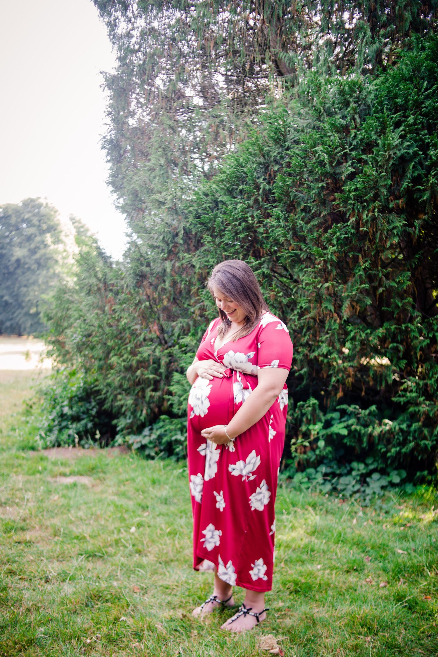 Natural maternity photography session in South Wales capturing glowing mother-to-be by Winter Willow Photography.