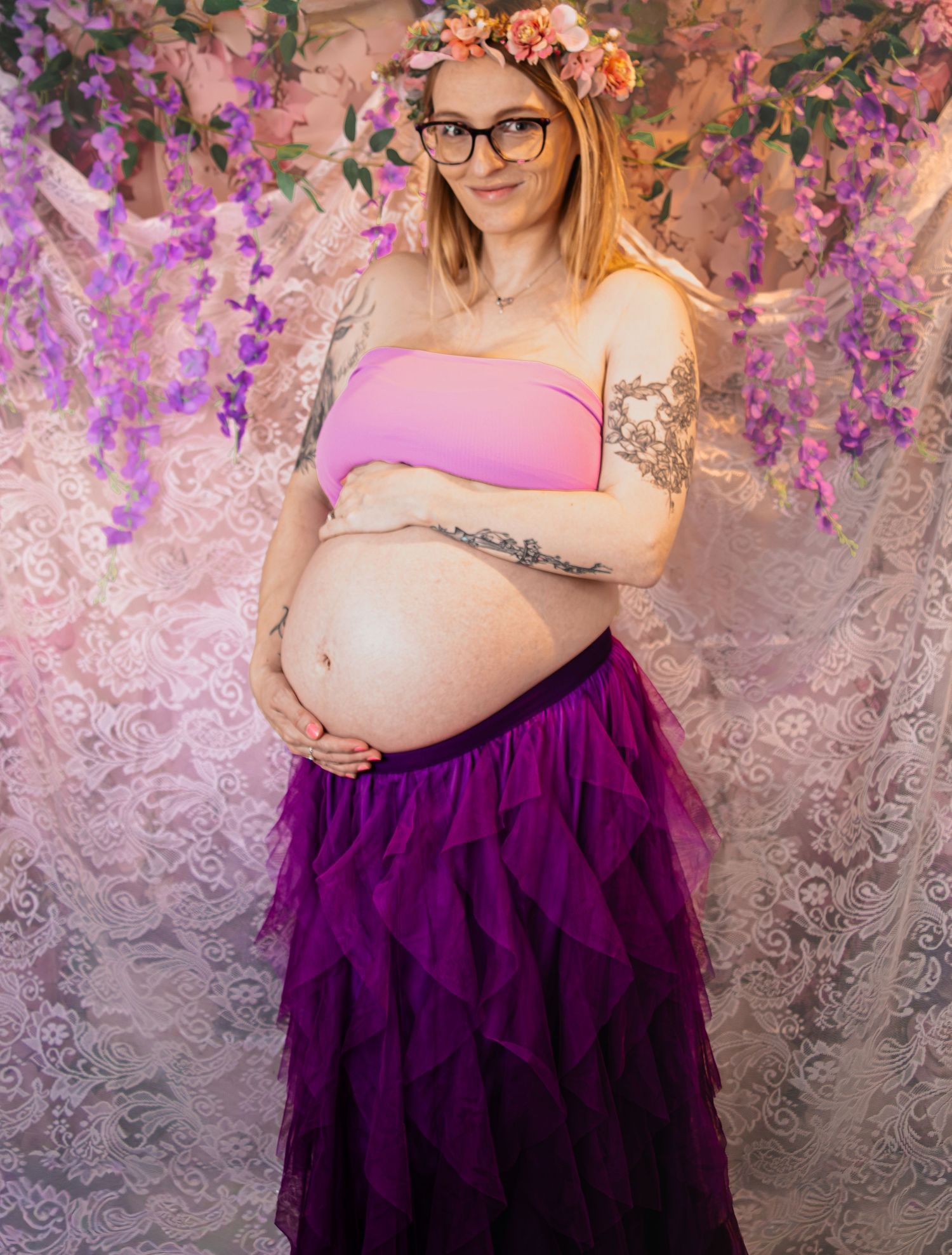 Natural maternity photography session in South Wales capturing glowing mother-to-be by Winter Willow Photography.