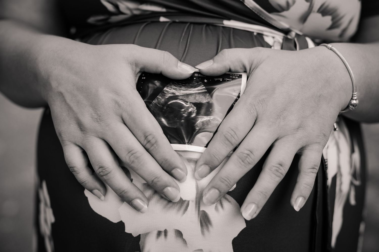 Natural maternity photography session in South Wales capturing glowing mother-to-be by Winter Willow Photography.