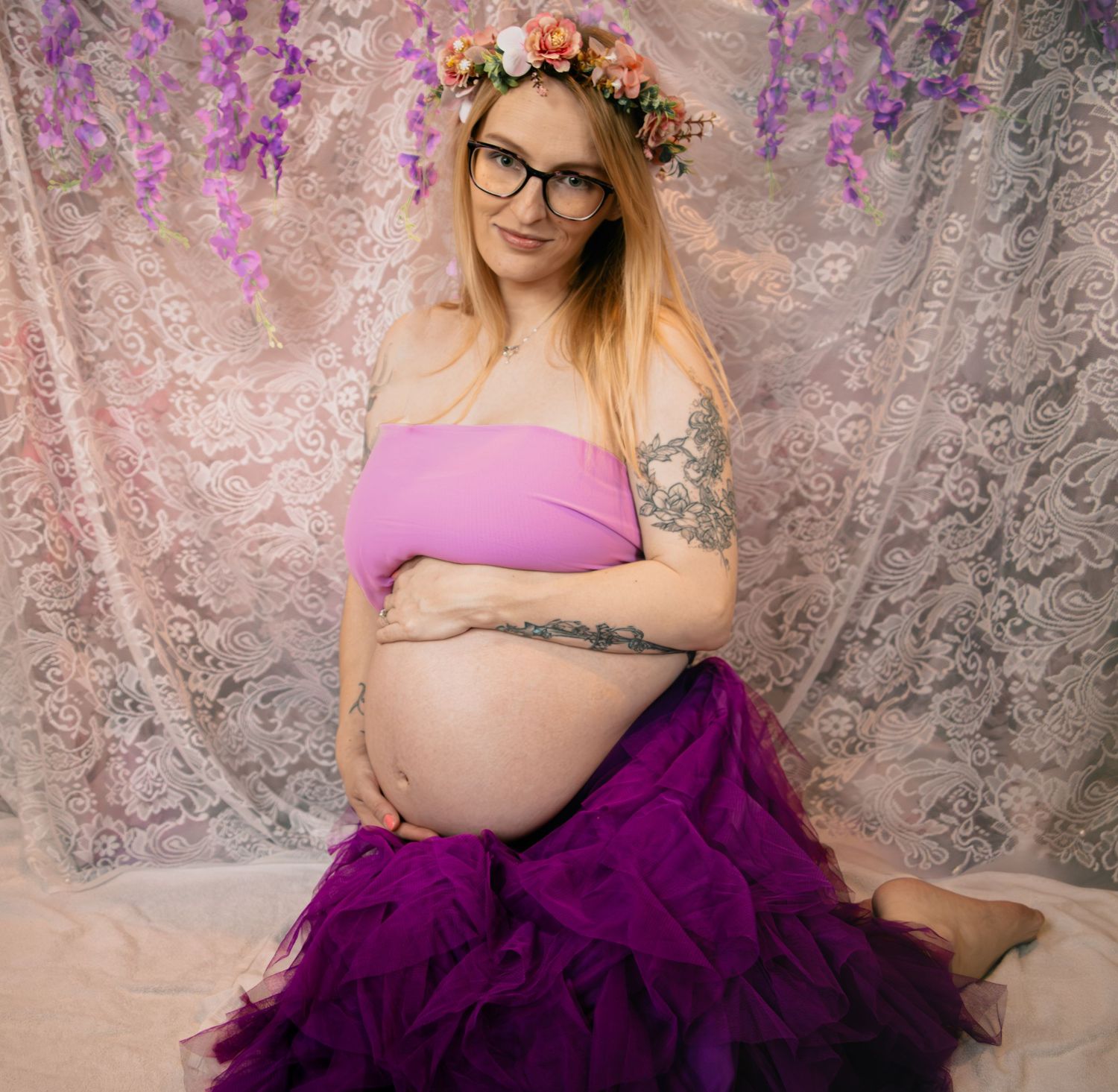 Natural maternity photography session in South Wales capturing glowing mother-to-be by Winter Willow Photography.