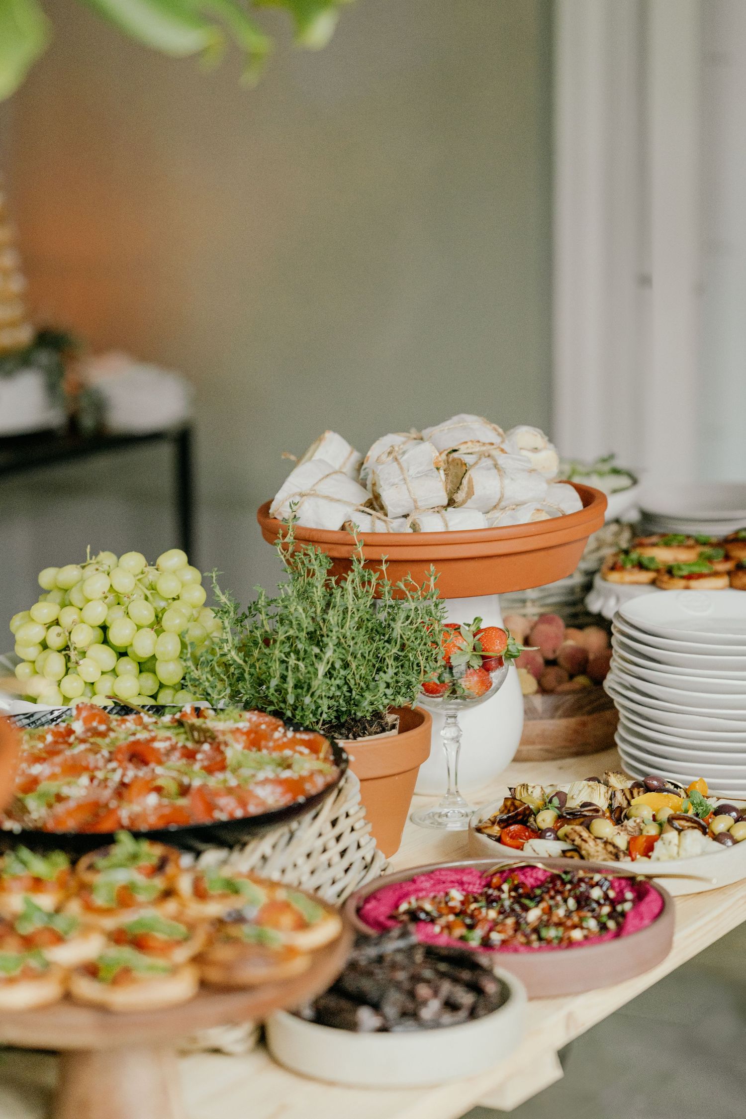 Harvest table during canape hour.