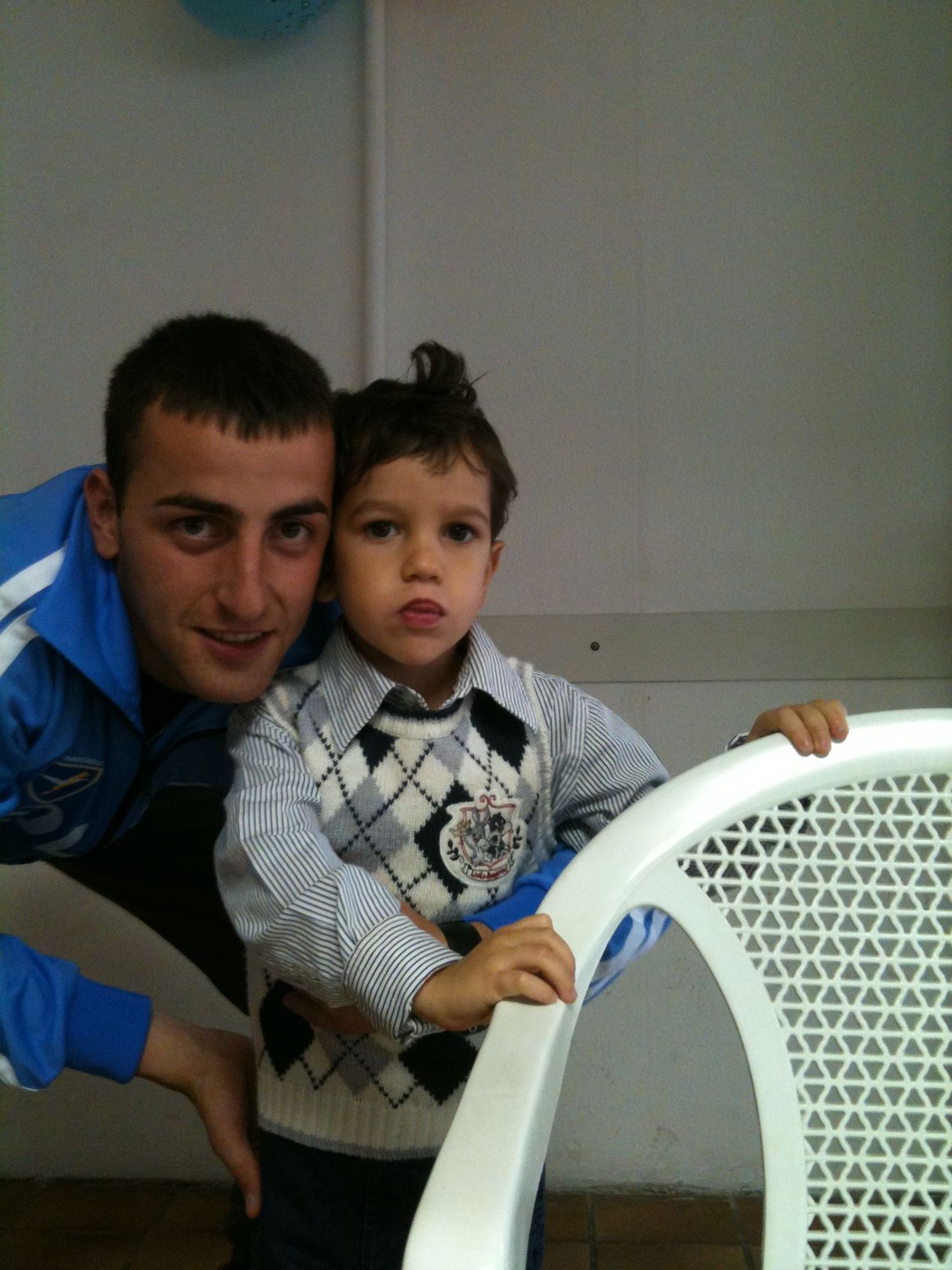 Foto di infanzia di Matteo Ricotta con suo fratello Jonathan