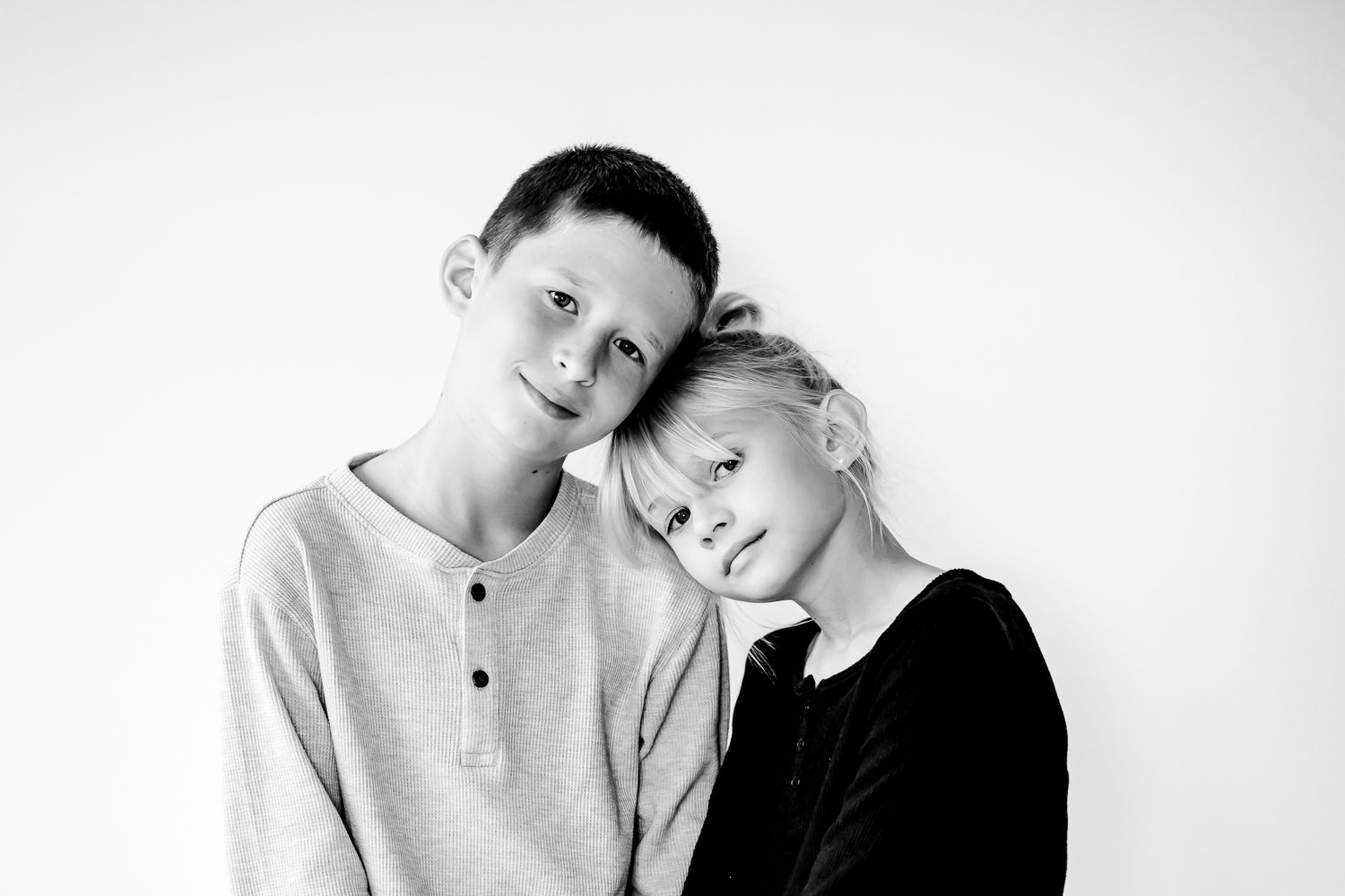 Arlington Heights Black and White Studio Pictures of Siblings
