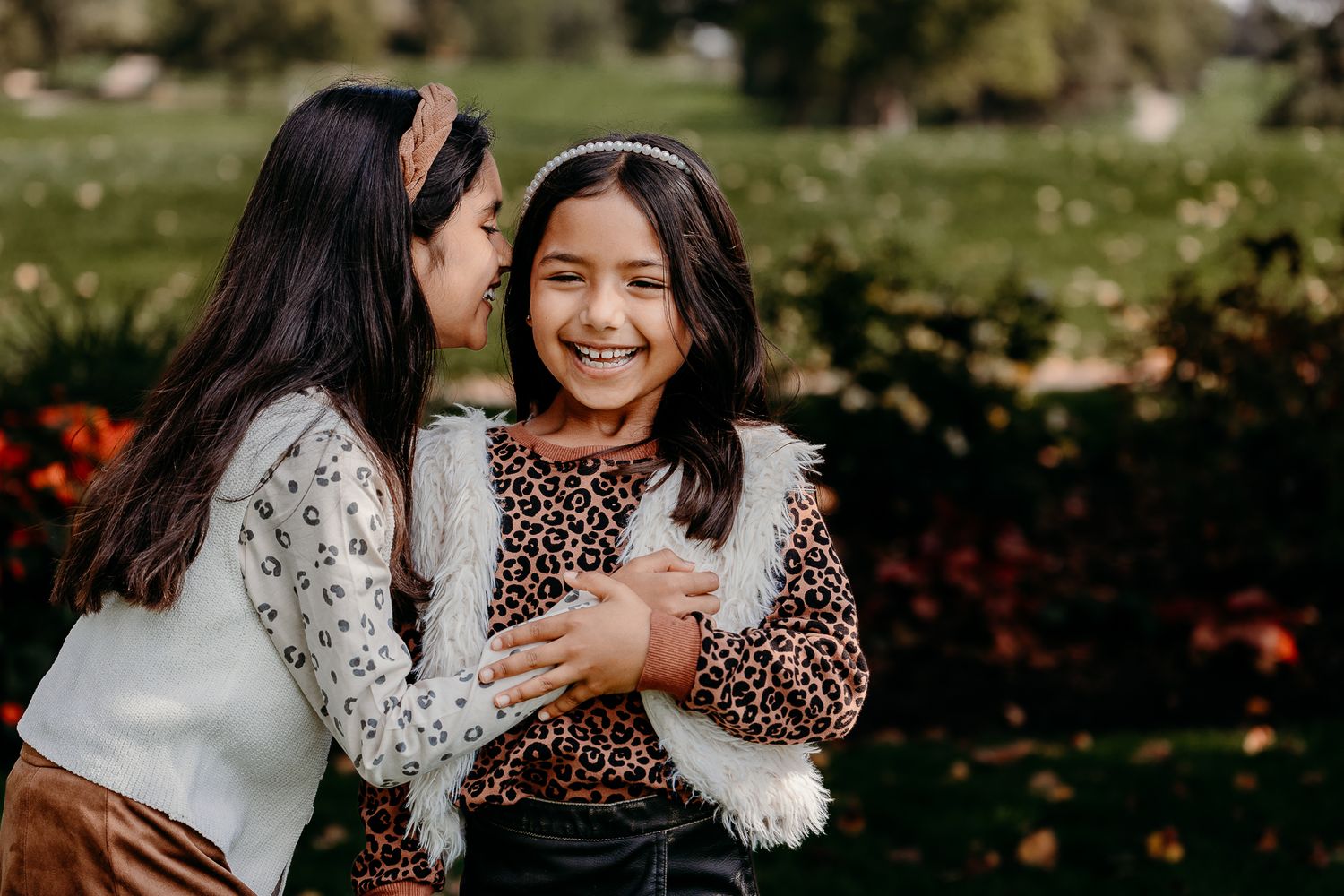 Fun Sisters poses for Fall Family Photos in Chicago