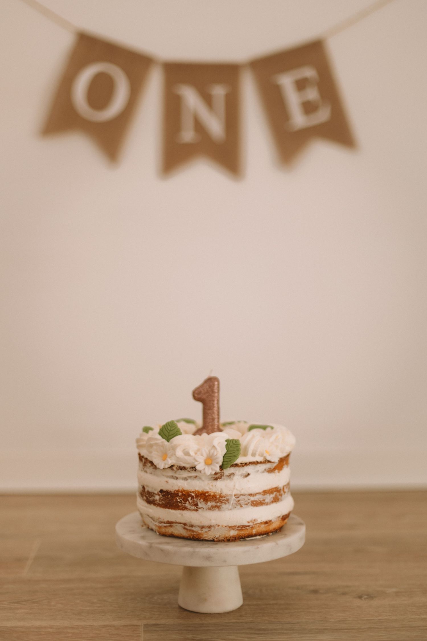 seance-photo-anniversaire-bebe-hyeres.jpg