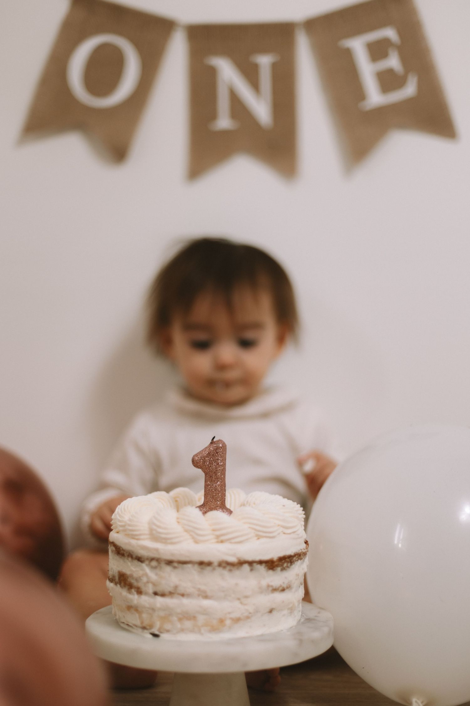 seance-photo-bebe-anniversaire-hyeres.jpg