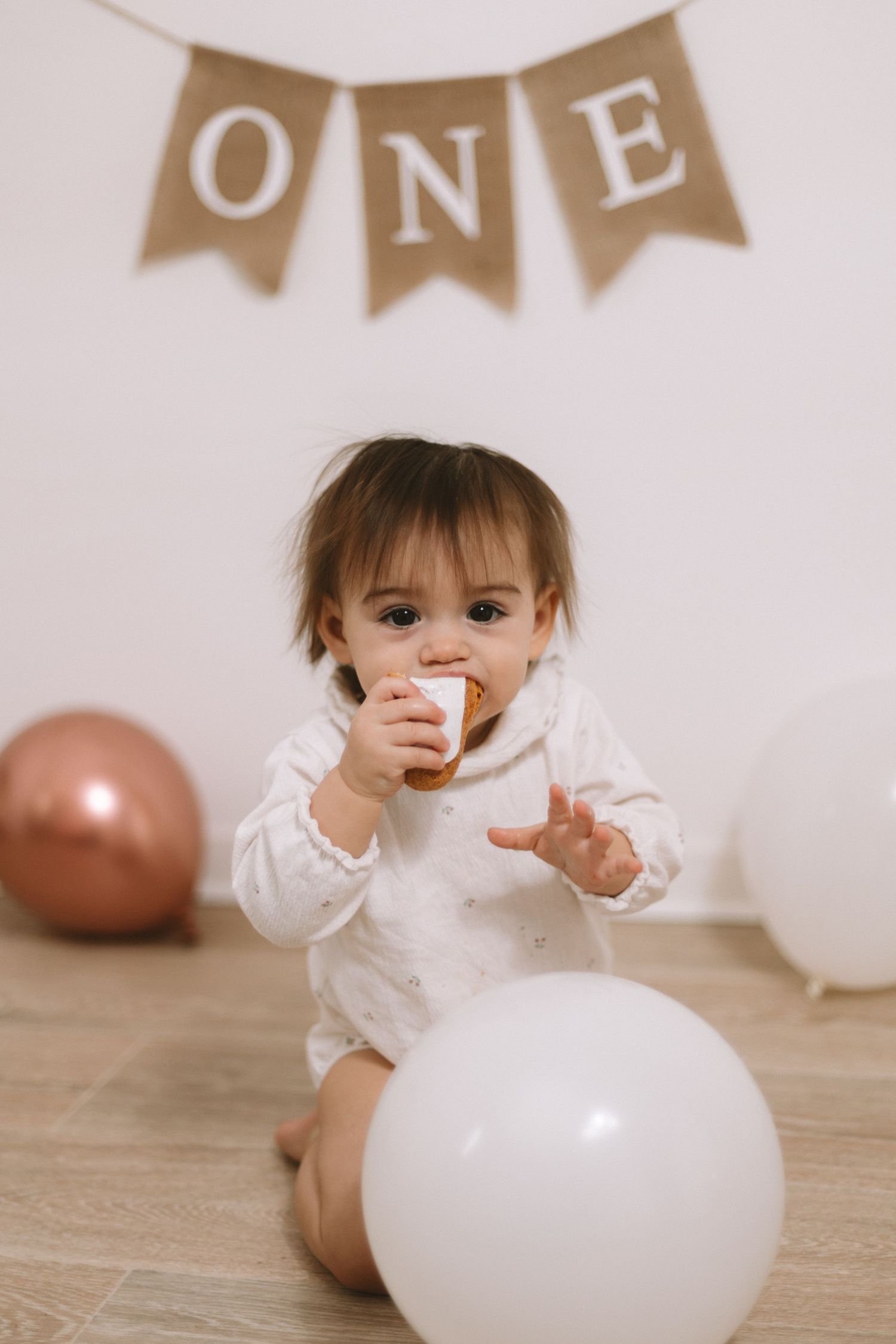 seance-photo-bebe-anniversaire-hyeres.jpg