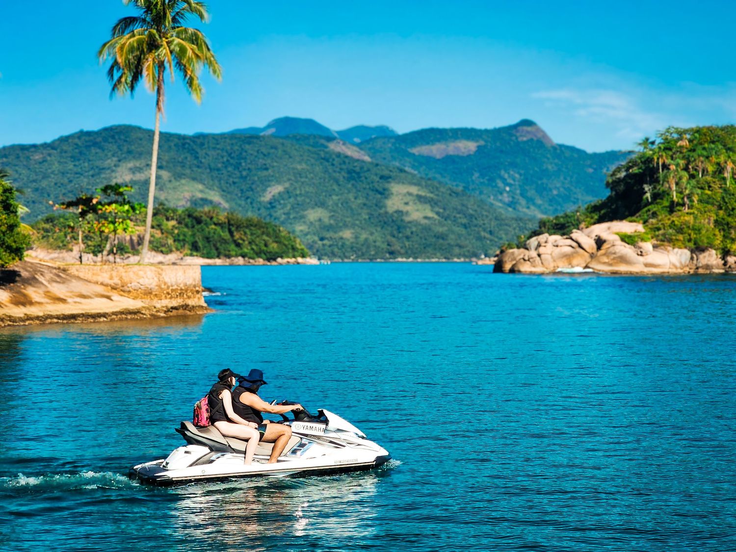 Foto em Paraty no meio do mar