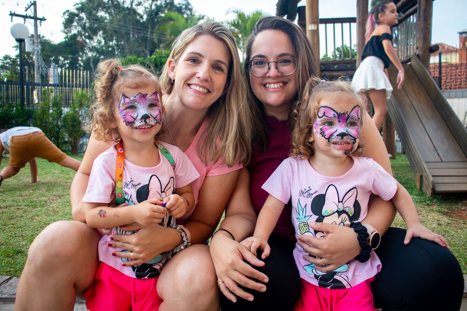 Foto Cintia e Ariane com nenens