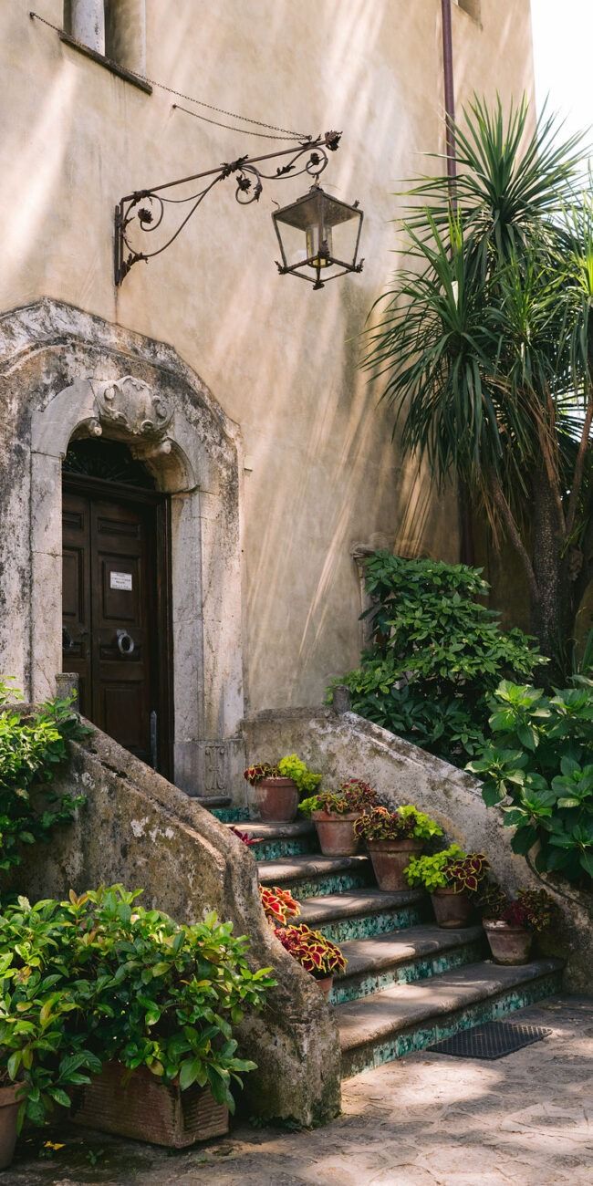 outdoor-villa-wedding-setup-italy.jpg