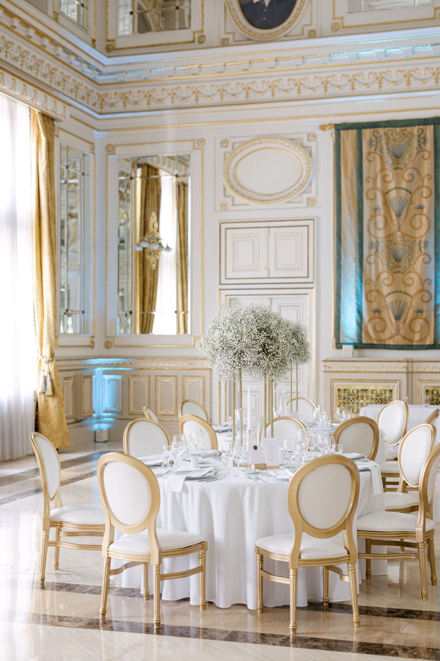 italy-ballroom-wedding-decor.jpg