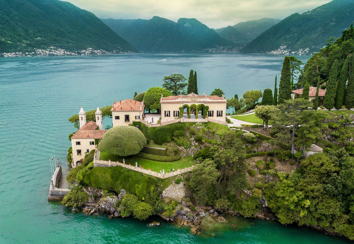 villa-balbianello-aperitivo-courtyard.jpg