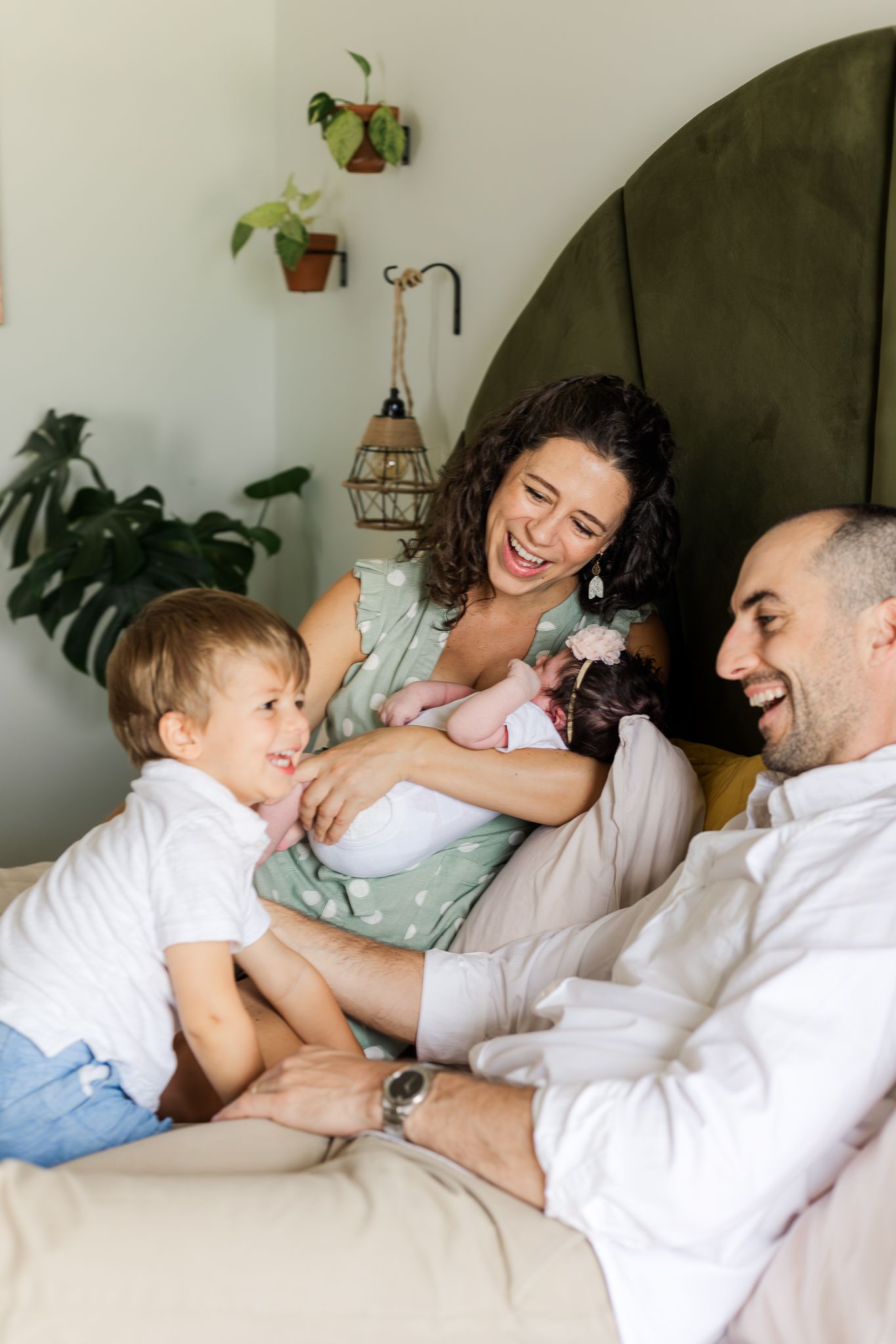 northern vrginia in-home newborn and family photographer