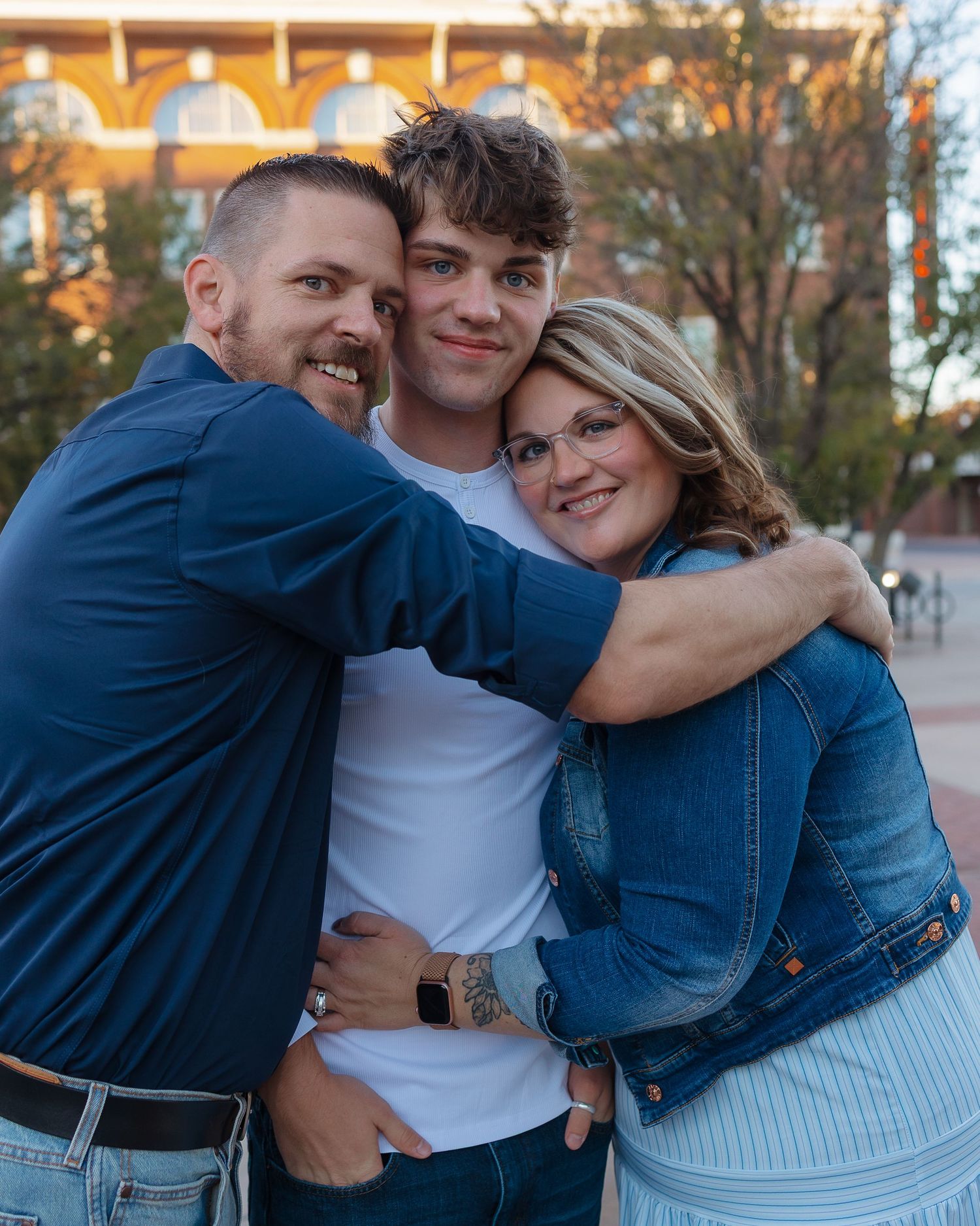 Family  in elegant natural light couples portrait in Kansas and East Texas