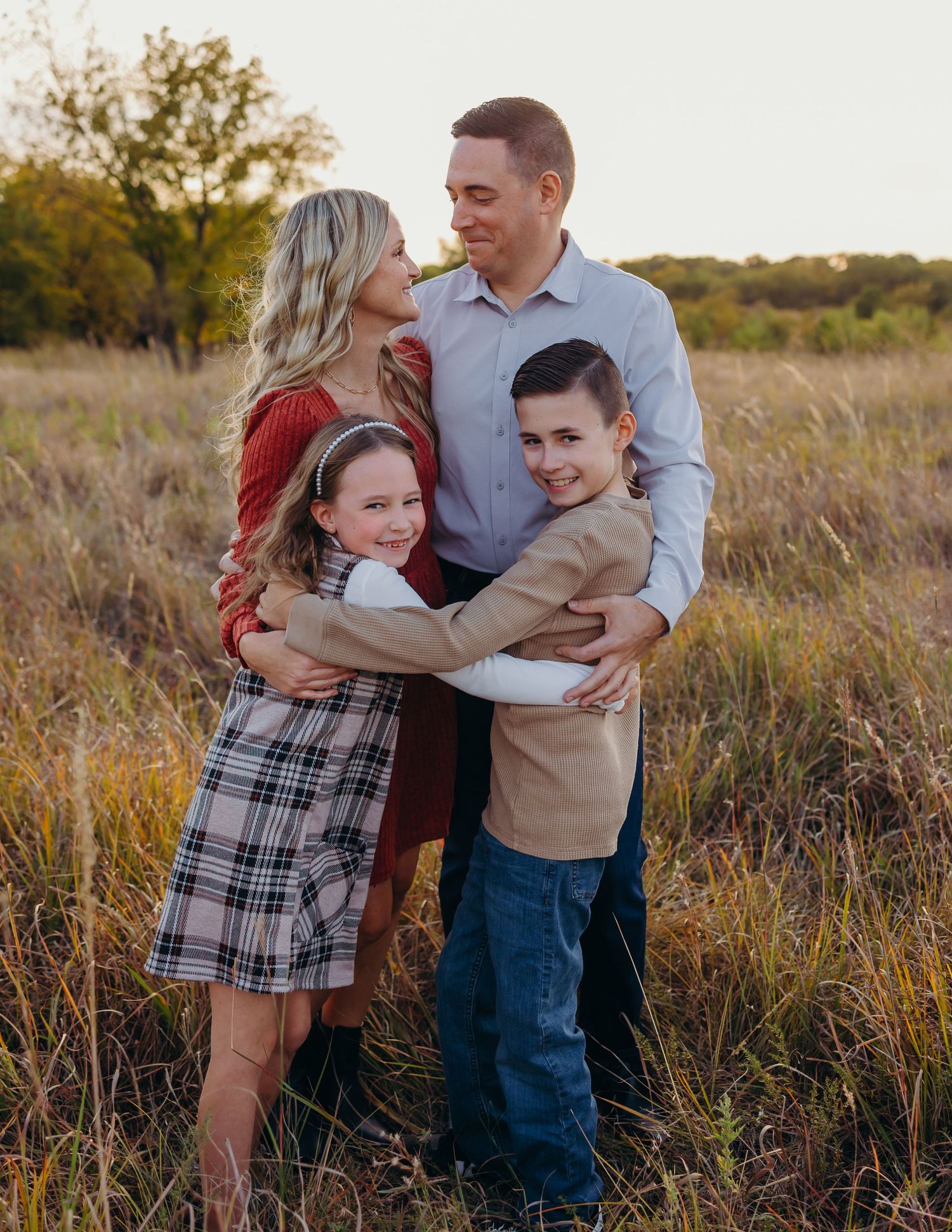 Family  in elegant natural light couples portrait in Kansas and East Texas