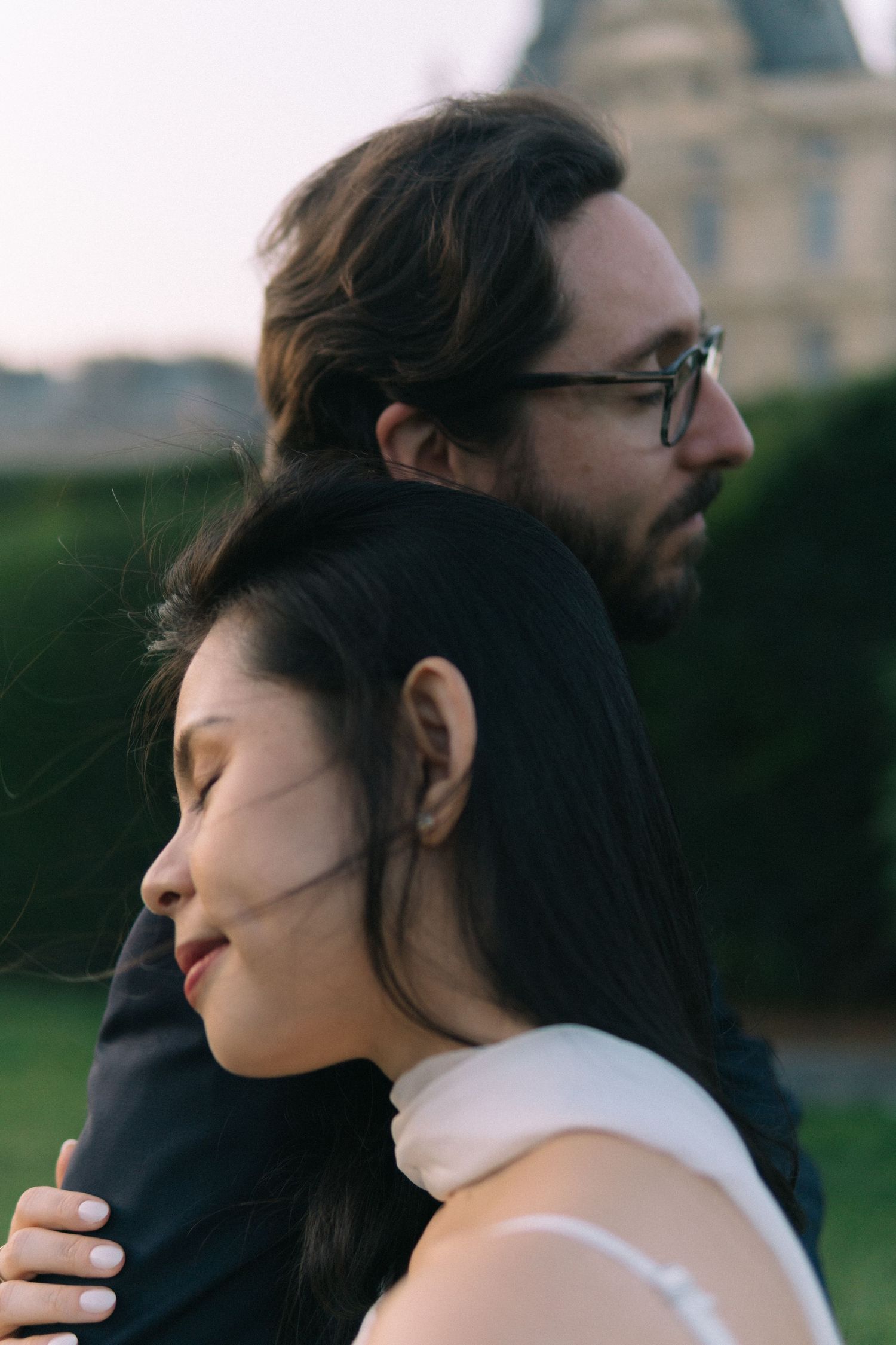 Tuileries garden romantic sunset couple photoshoot