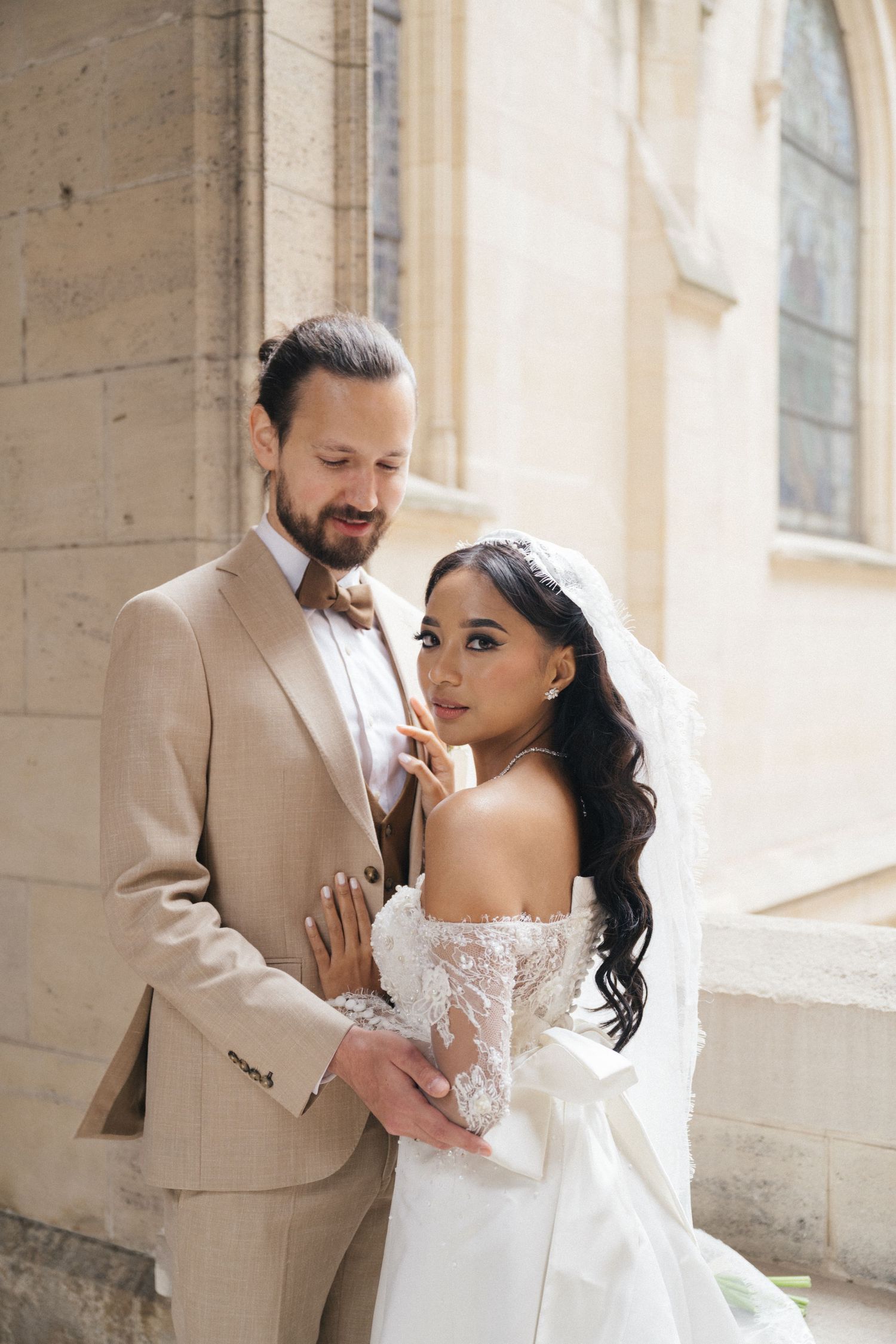 american church in paris wedding couple portrait