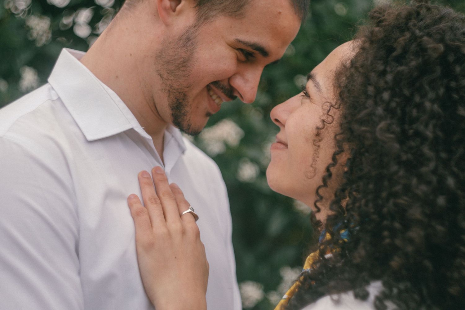 Paris wedding photographer, park and garden photoshoot, couple looking at each other's eyes lovingly