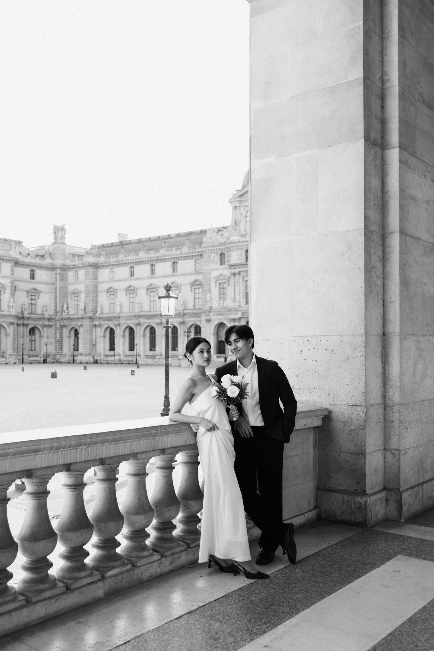 Romantic pre-wedding shoot Indonesian couple at the louvre
