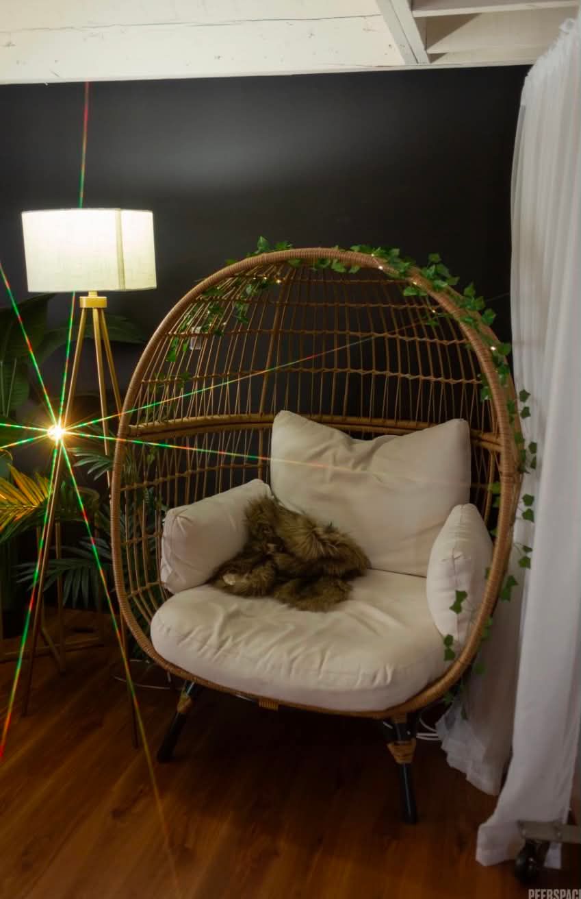 Boudoir studio Oregon City, OR - Wicker chair