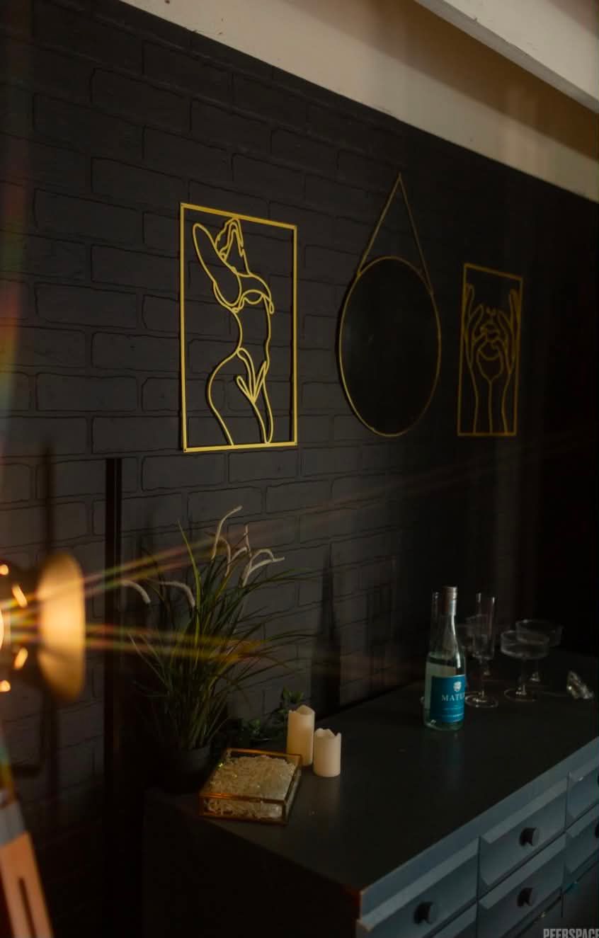 Boudoir studio Oregon City, OR - Dresser & decor