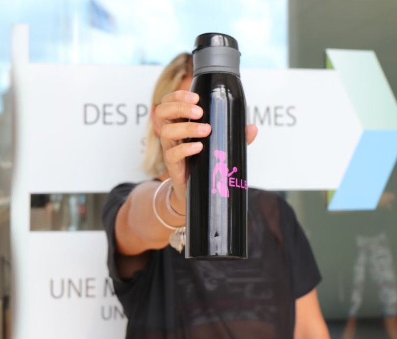 Gourde ELLEFIT dans la salle de sport pour femmes à Bordeaux