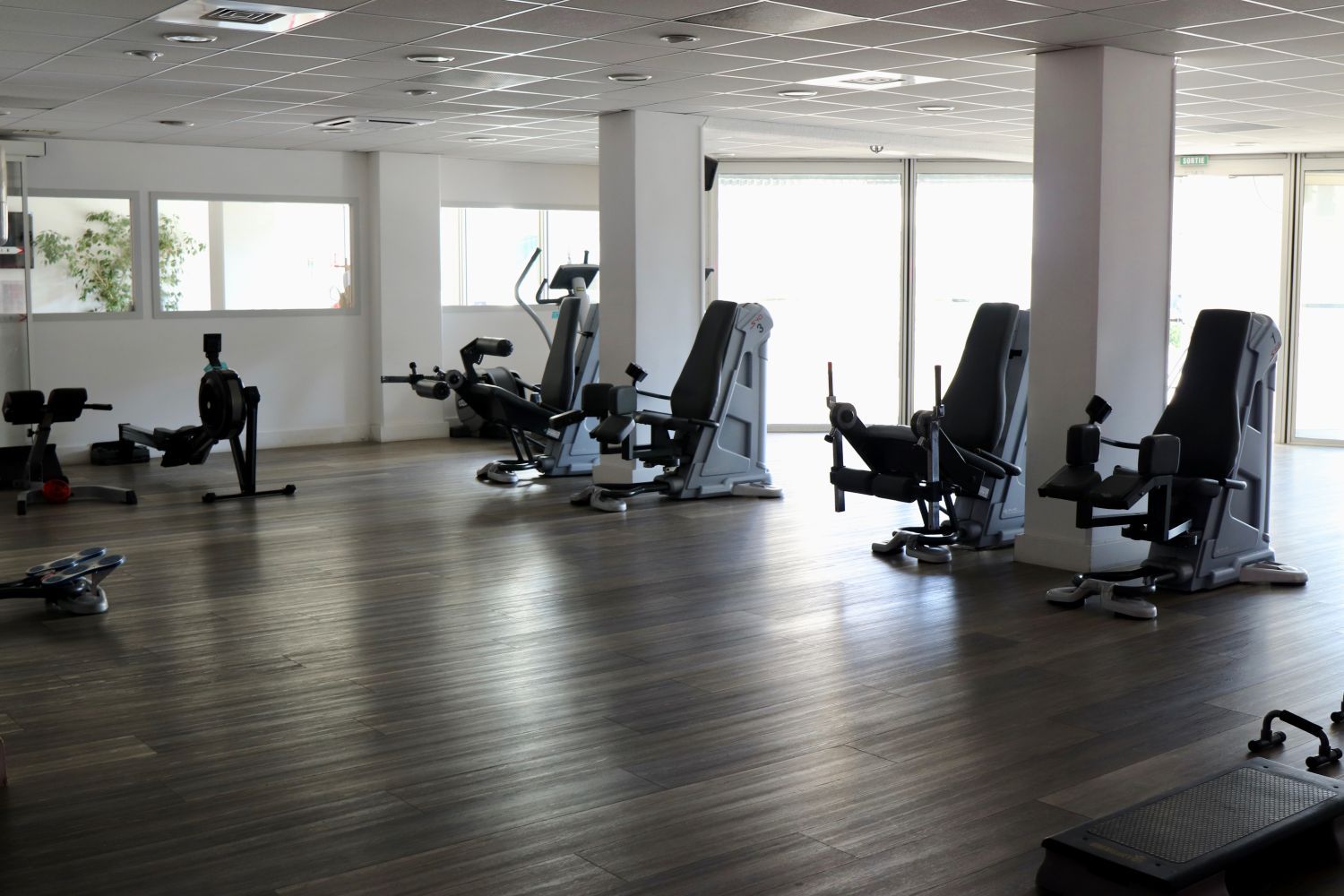 Notre circuit Cardio Training 100 % féminin a été conçu pour vous offrir un entraînement complet, efficace et adapté à vos objectifs.