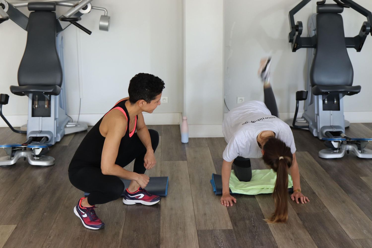 Votre coach prend le temps de vous apprendre les fondamentaux des mouvements.