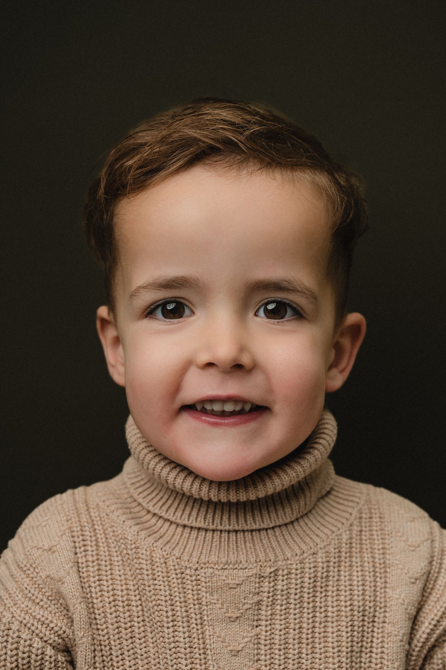 Kinderportret gemaakt in Geldrop. Tijdloos, uniek en gaan jarenlang mee. Eigen persoonlijkheden van de kinderen.