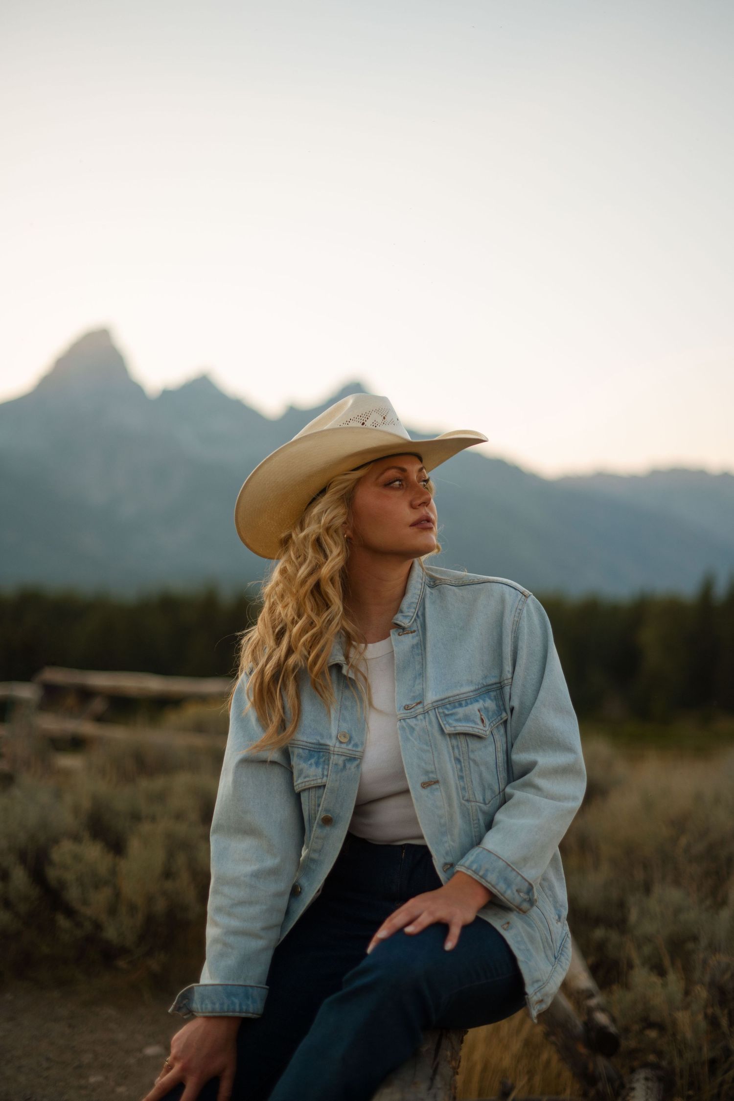 senior portraits jackson hole, lifestyle portraits jackson hole, portait photographer jackson hole, jackson hole photographer