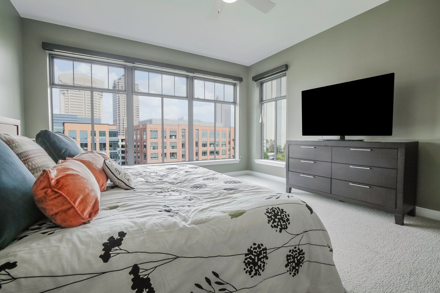 Interior loft apartment in Columbus, Ohio with modern open layout