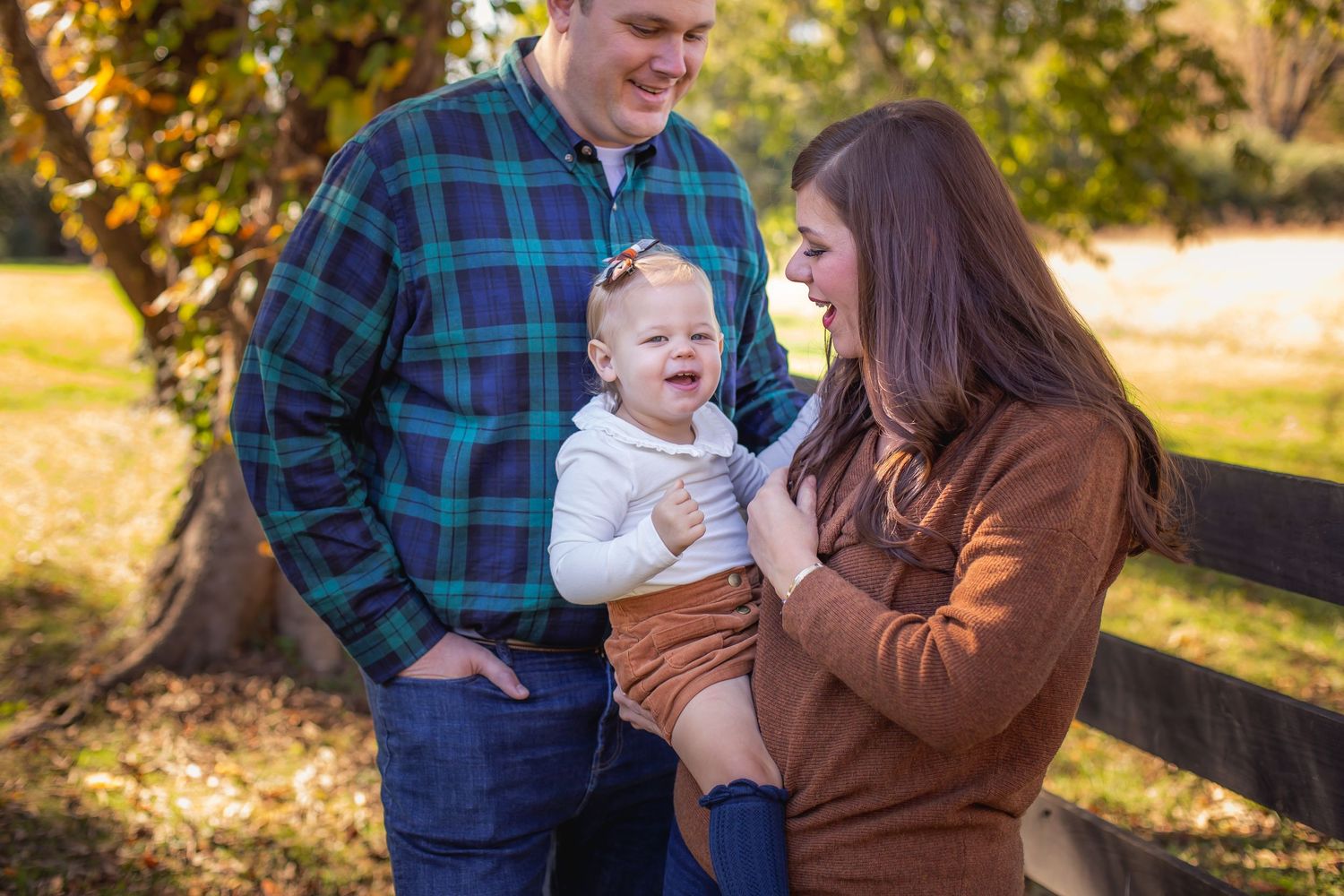 Family portrait photography in middle Tennessee with warm and vibrant.