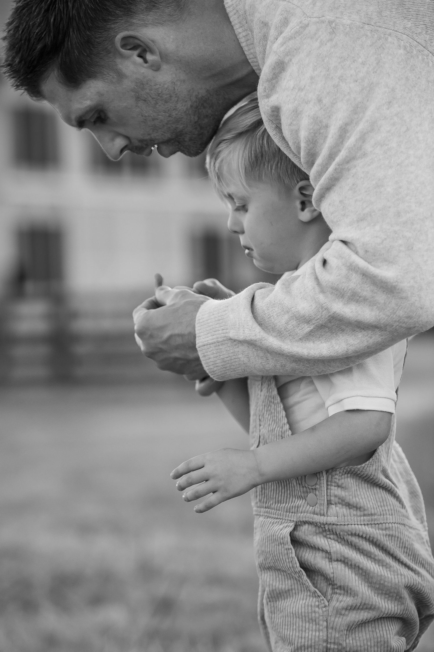 Family portrait photography in middle Tennessee black and white.