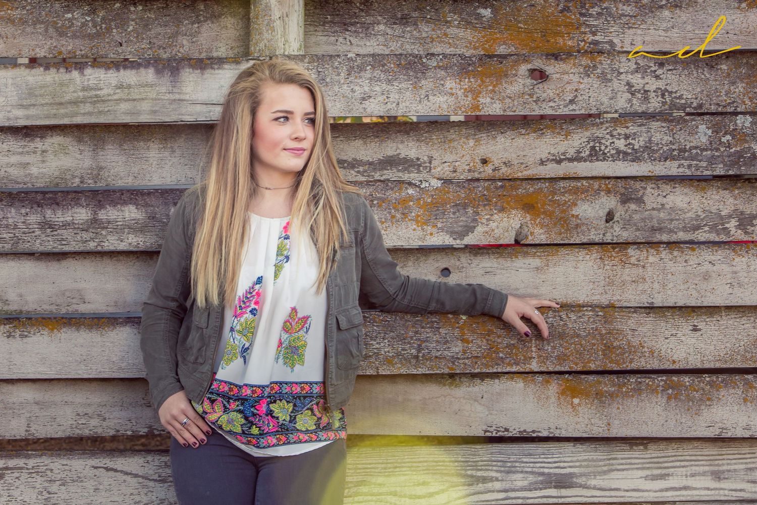 Family portrait photography in middle Tennessee with warm neutral tones.