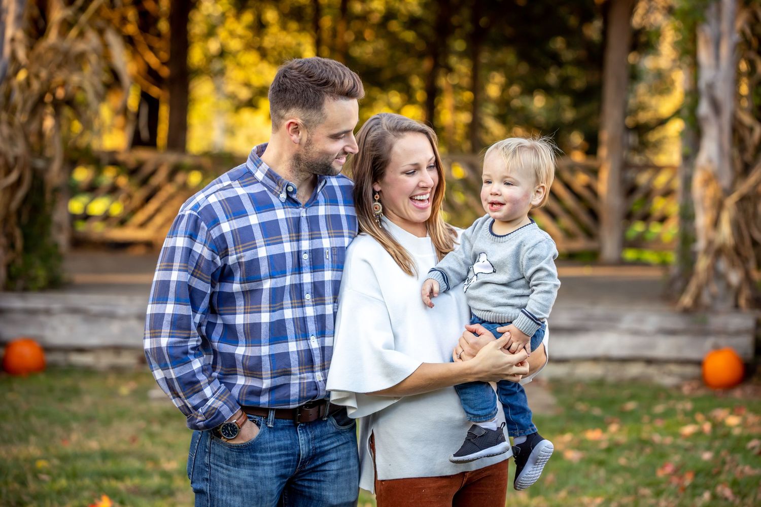 Family portrait photography in middle Tennessee with warm and vibrant.