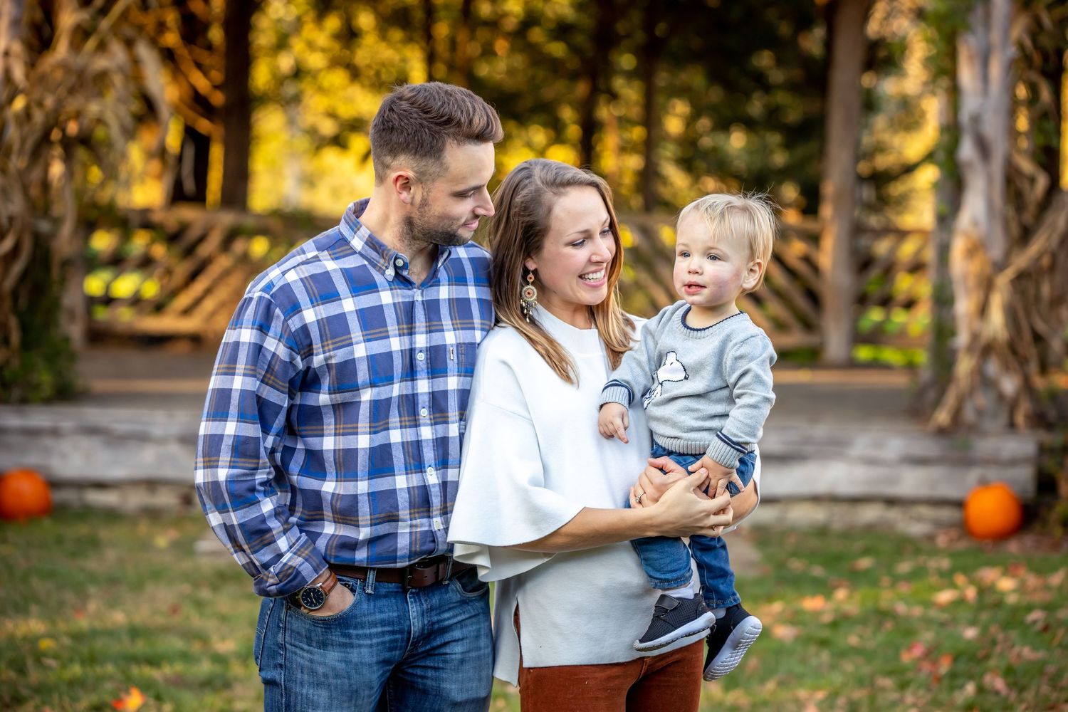 Family portrait photography in middle Tennessee with warm and vibrant.