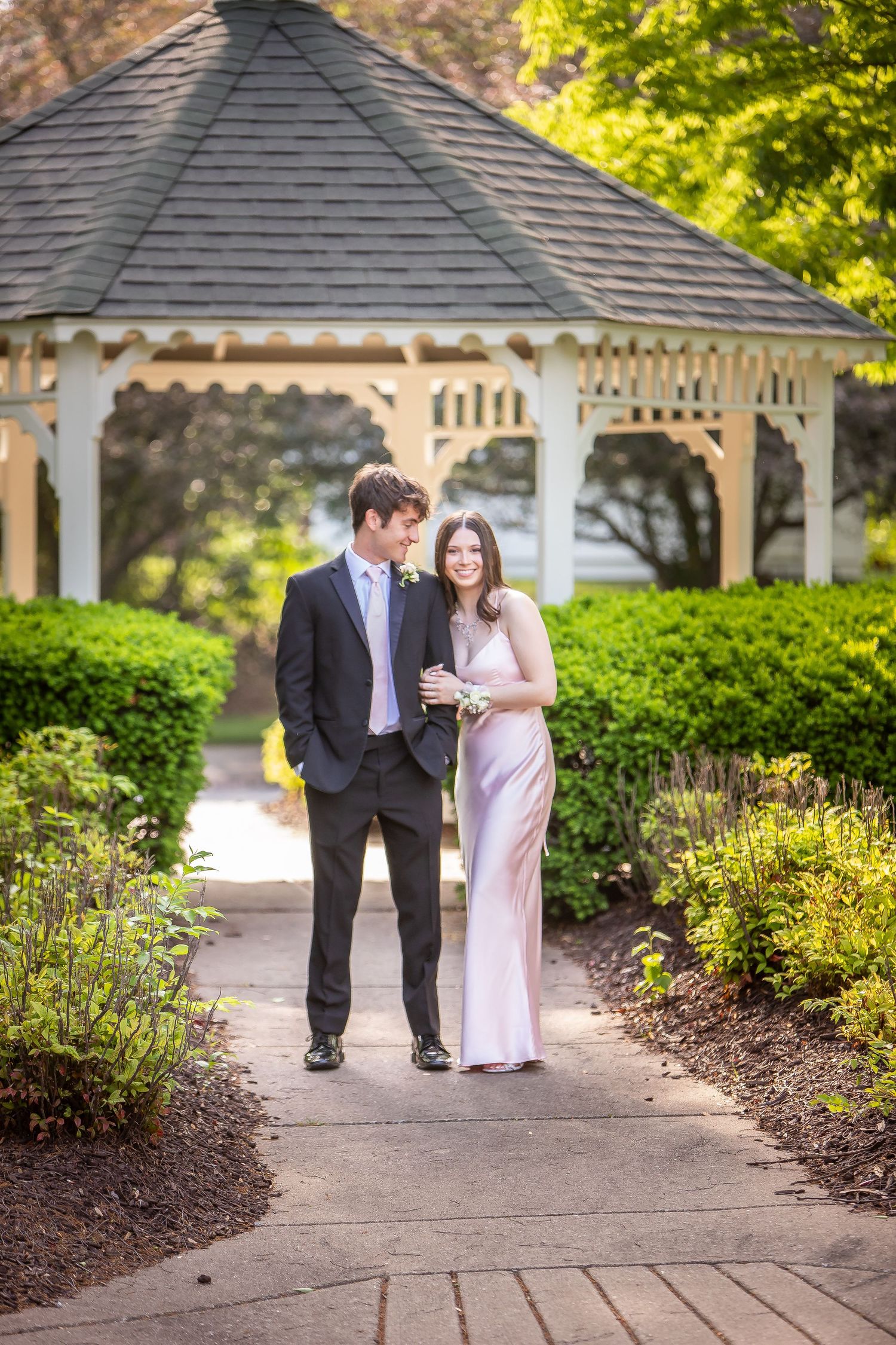 Family portrait photography in middle Tennessee with warm neutral tones.