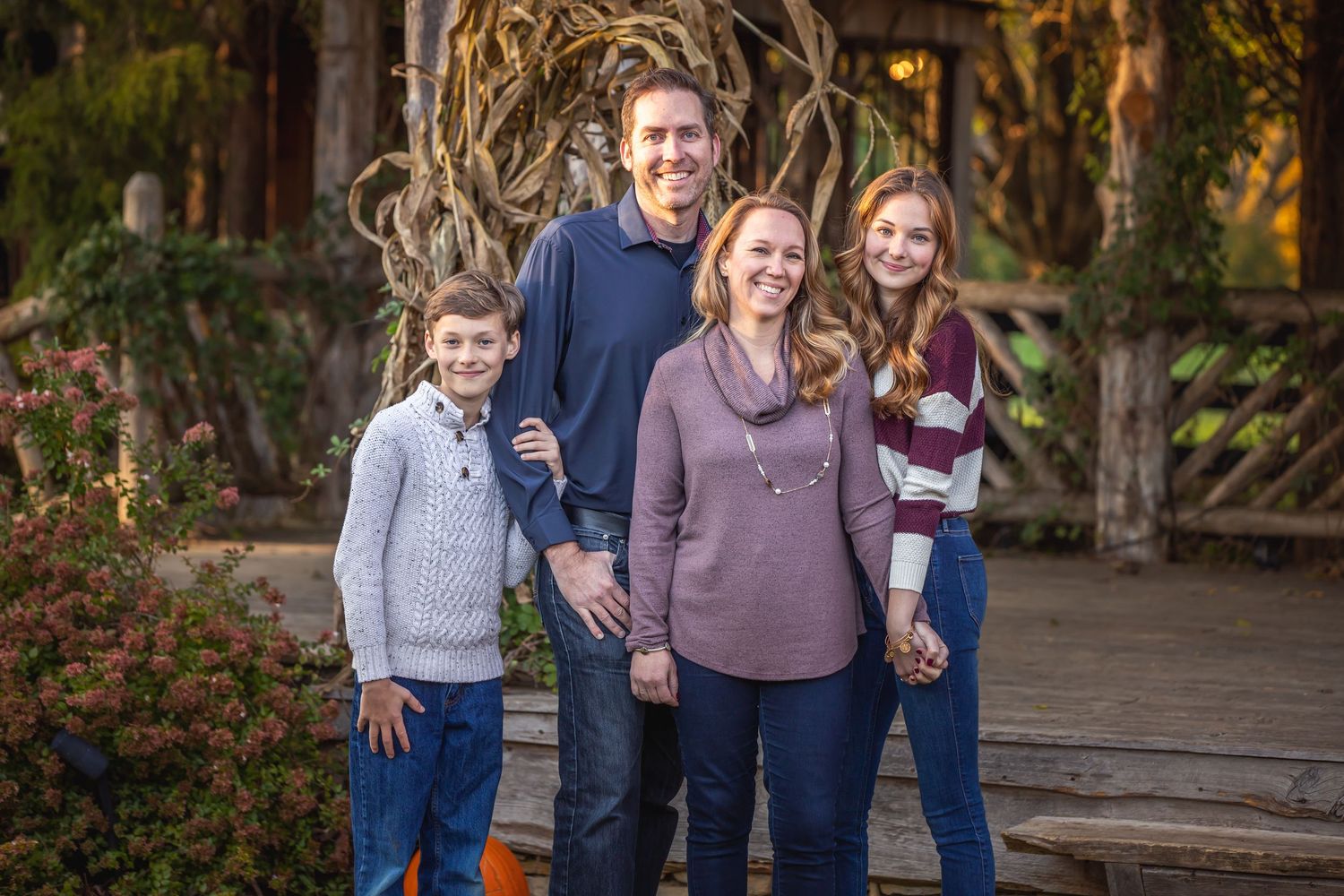 Family portrait photography in middle Tennessee with warm and vibrant.