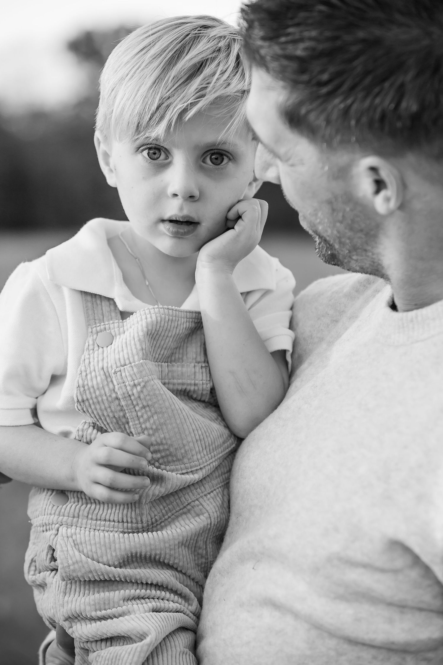 Family portrait photography in middle Tennessee black and white.