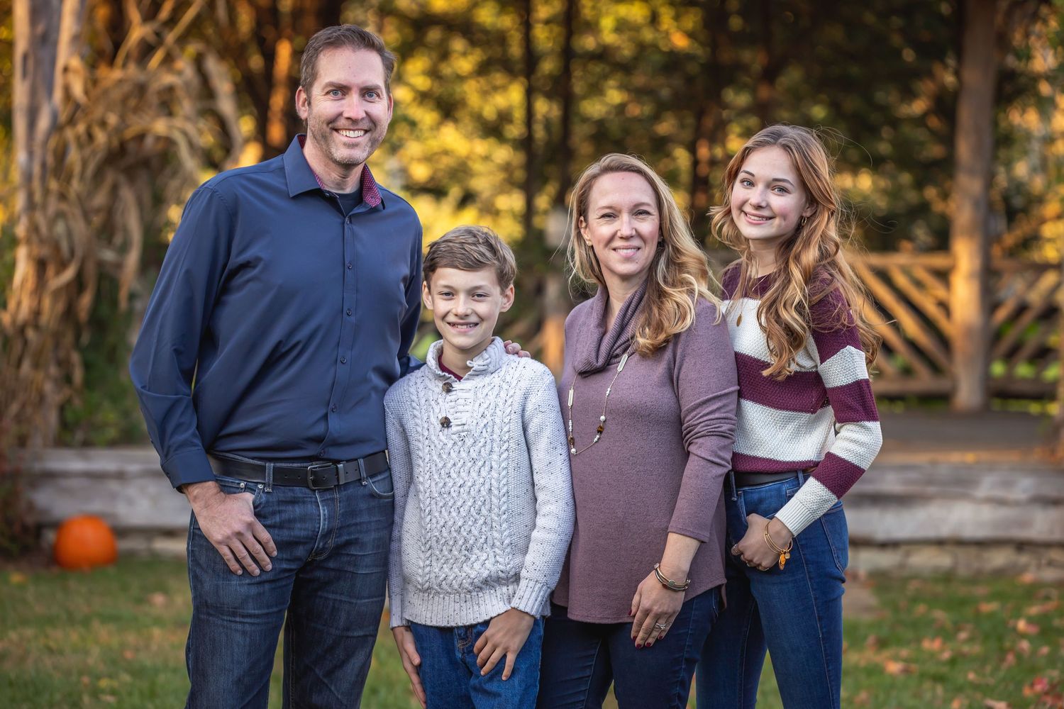 Family portrait photography in middle Tennessee with warm and vibrant.