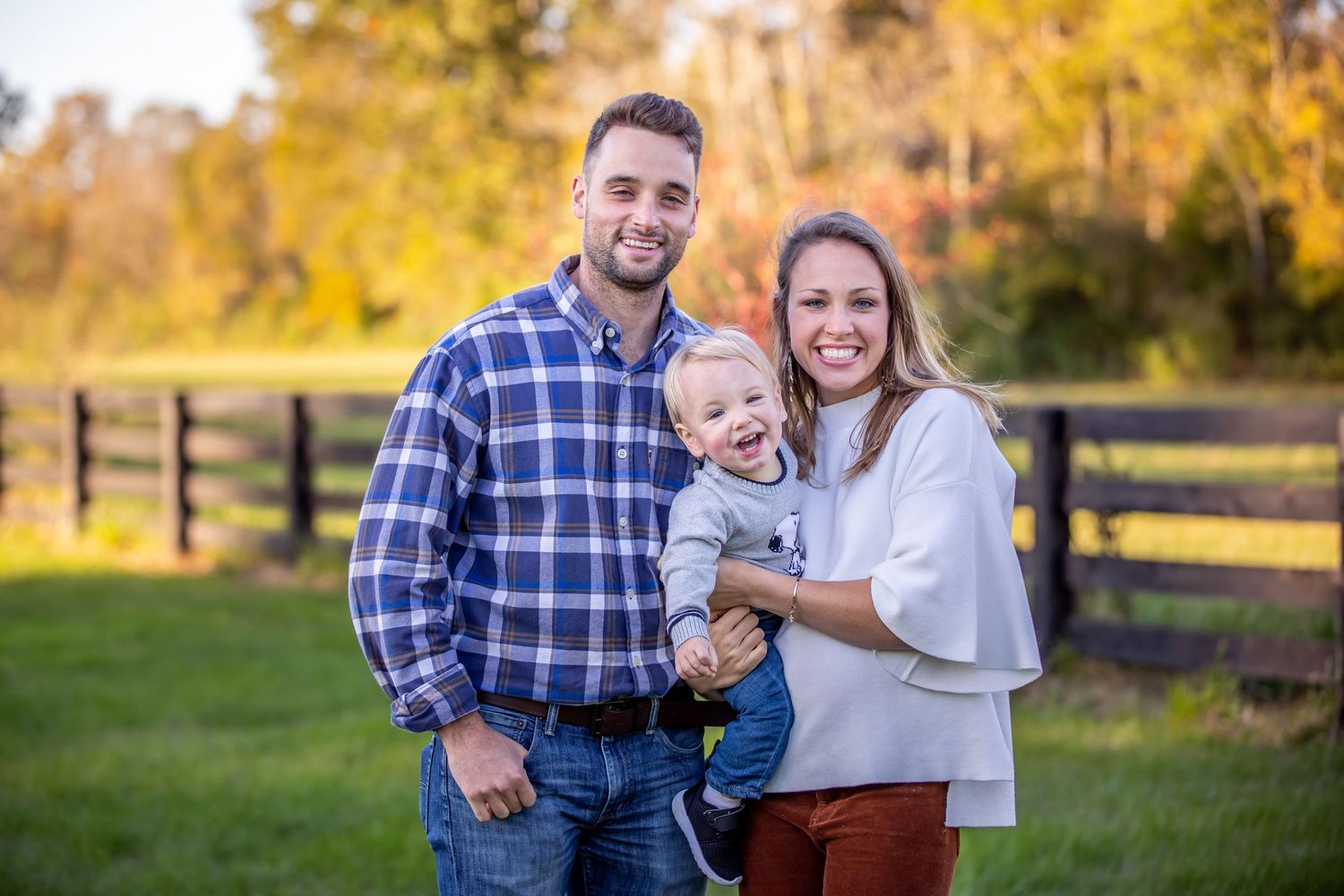 Family portrait photography in middle Tennessee with warm and vibrant.