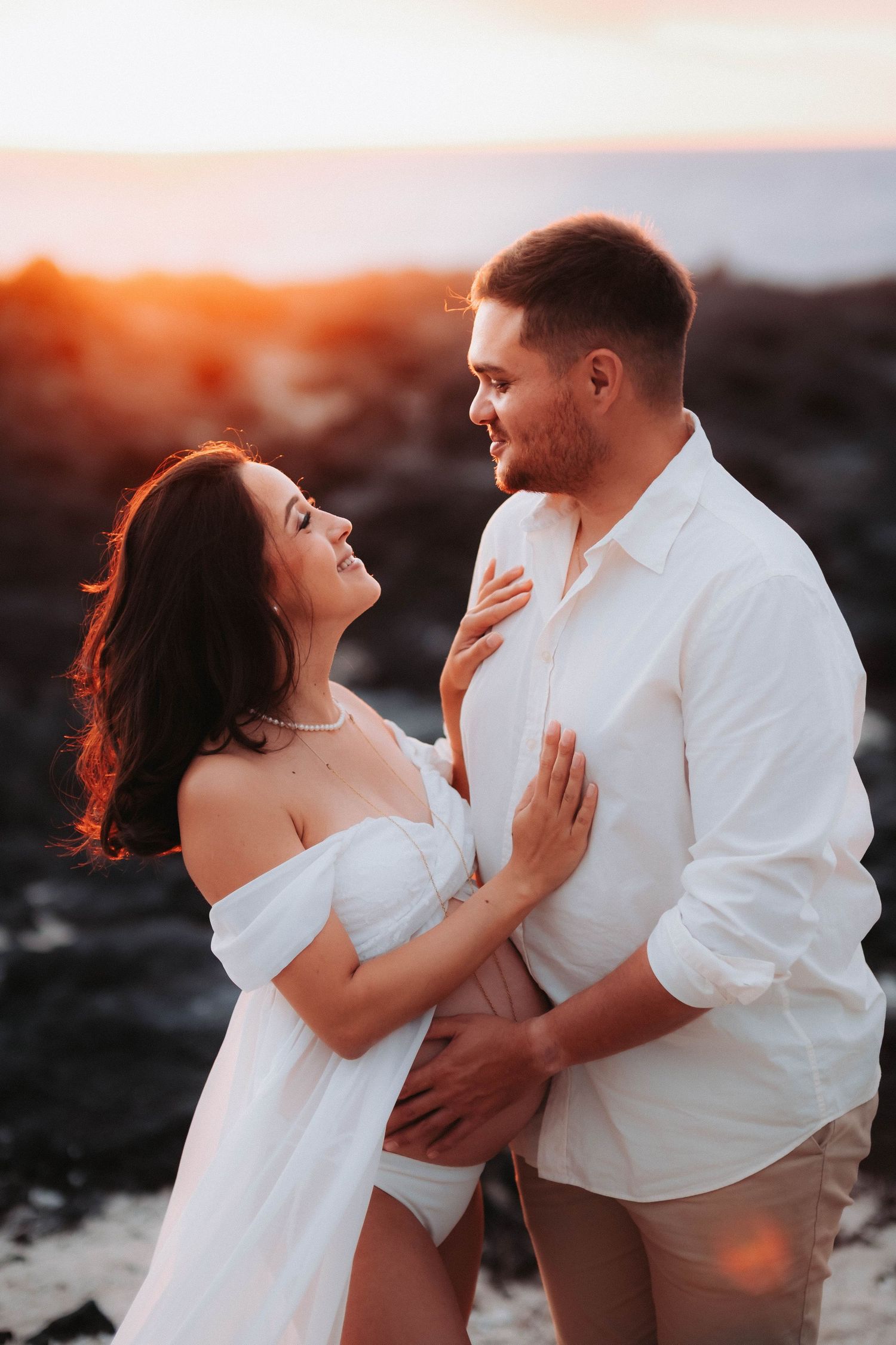 Séance photo grossesse haut de gamme en extérieur à La Réunion.