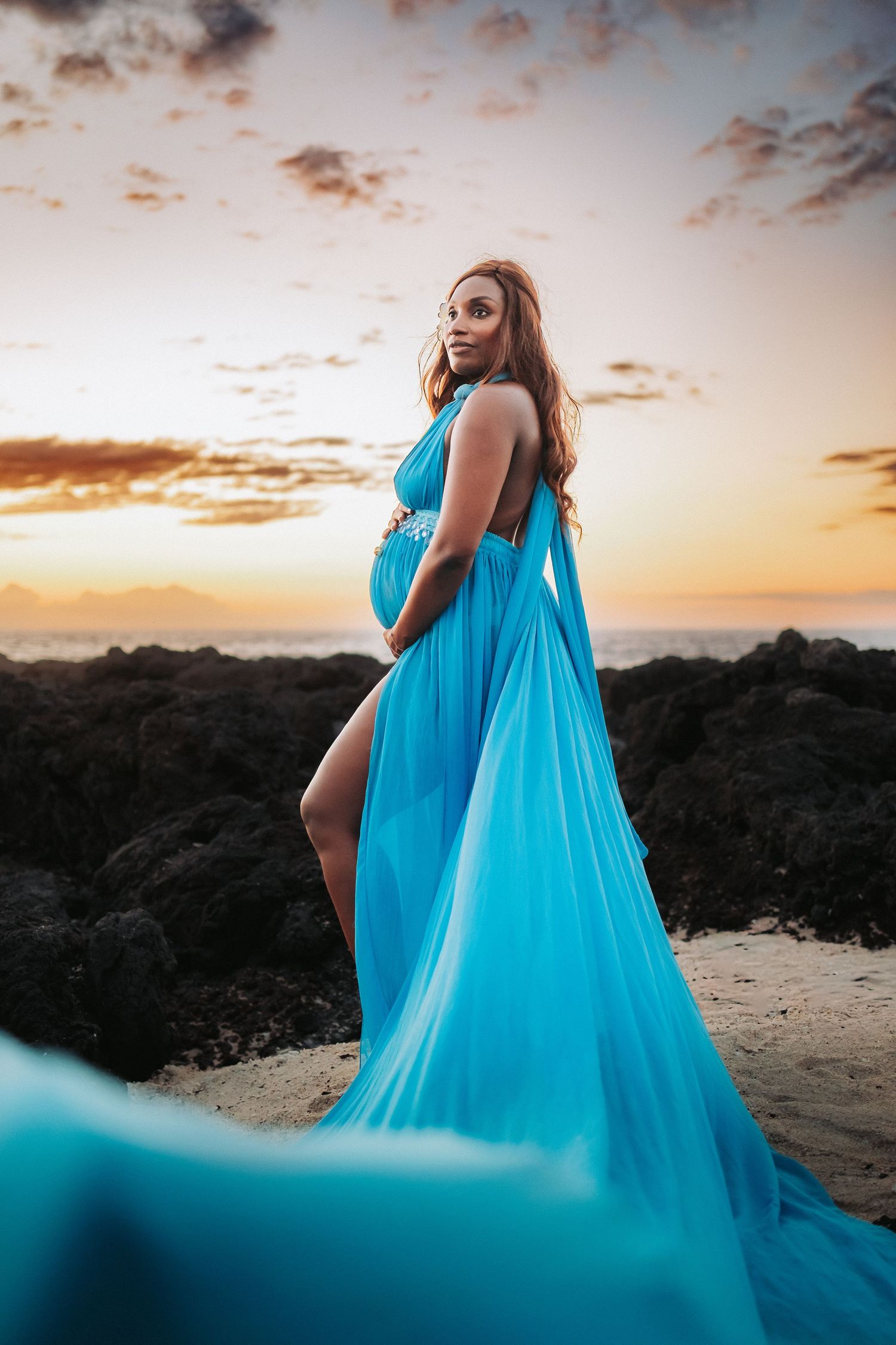 Séance photo grossesse haut de gamme en extérieur à La Réunion.
