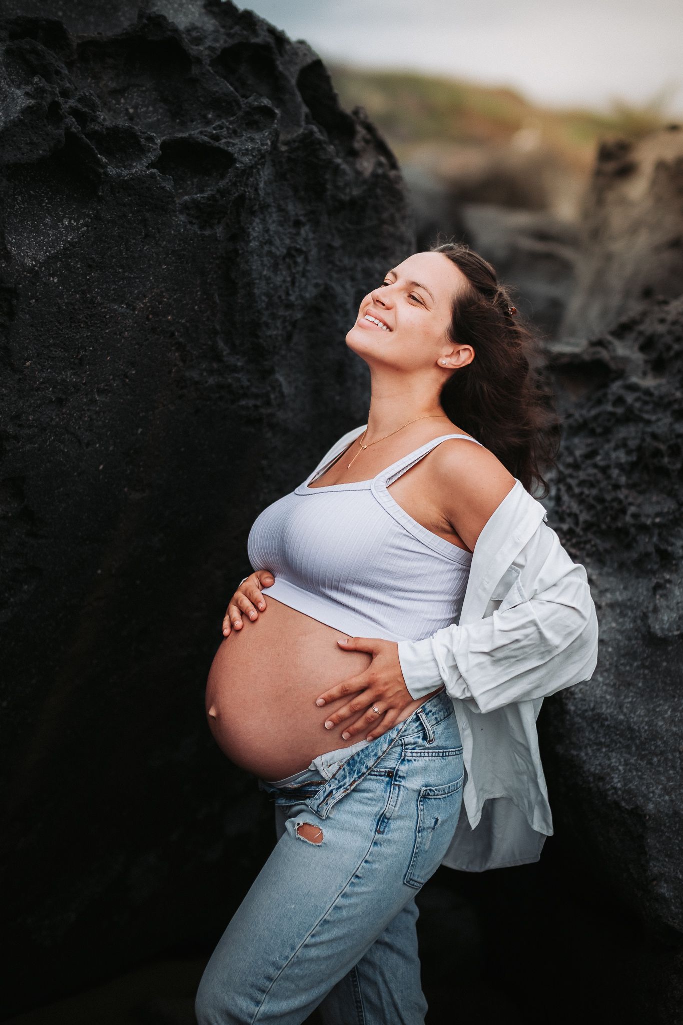 Séance photo grossesse haut de gamme en extérieur à La Réunion.