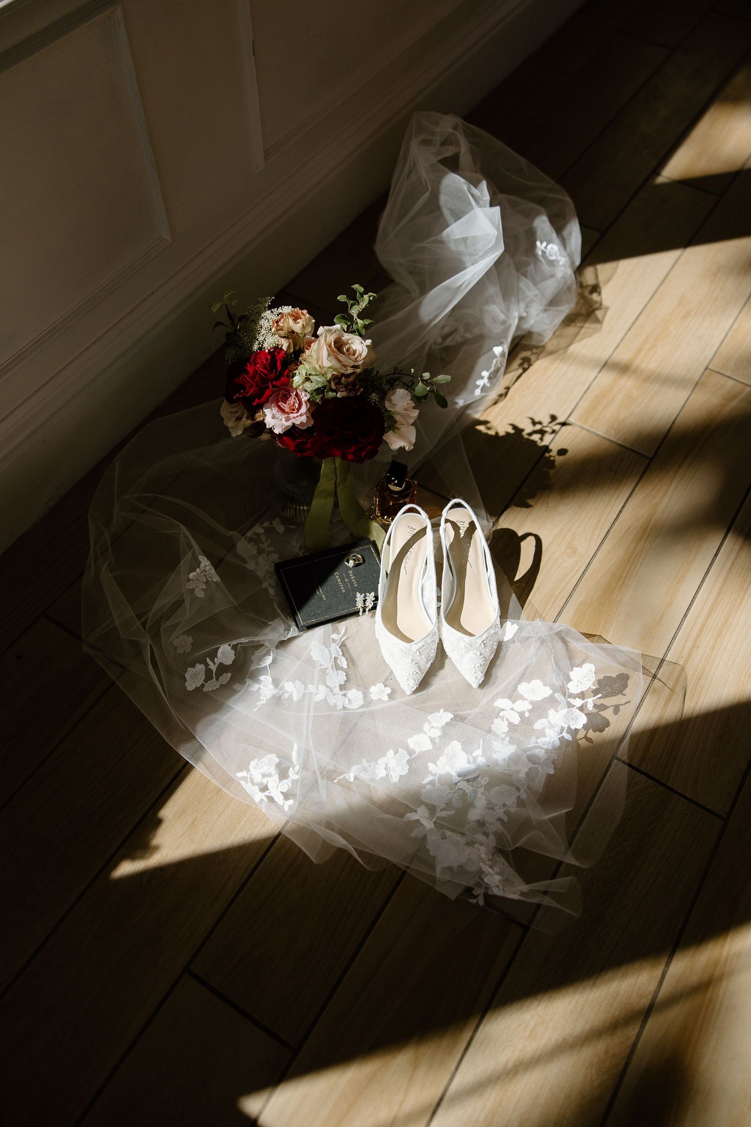Romantic, light and airy wedding, couples, and family photographer based in Parrish, Florida serving Lakewood Ranch, Bradenton, Sarasota, an