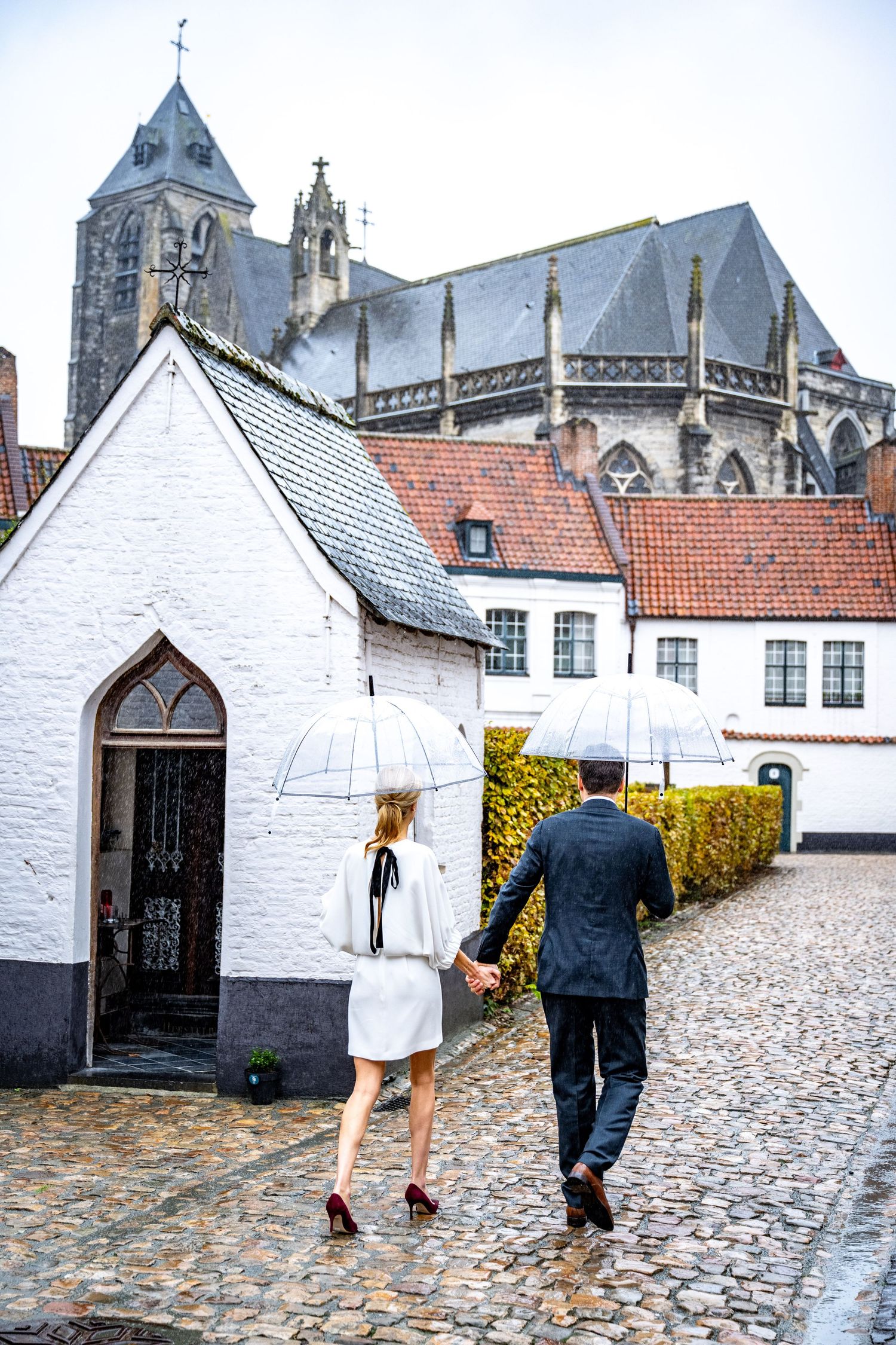 Koppelfoto's in het Begijnhof van Kortrijk